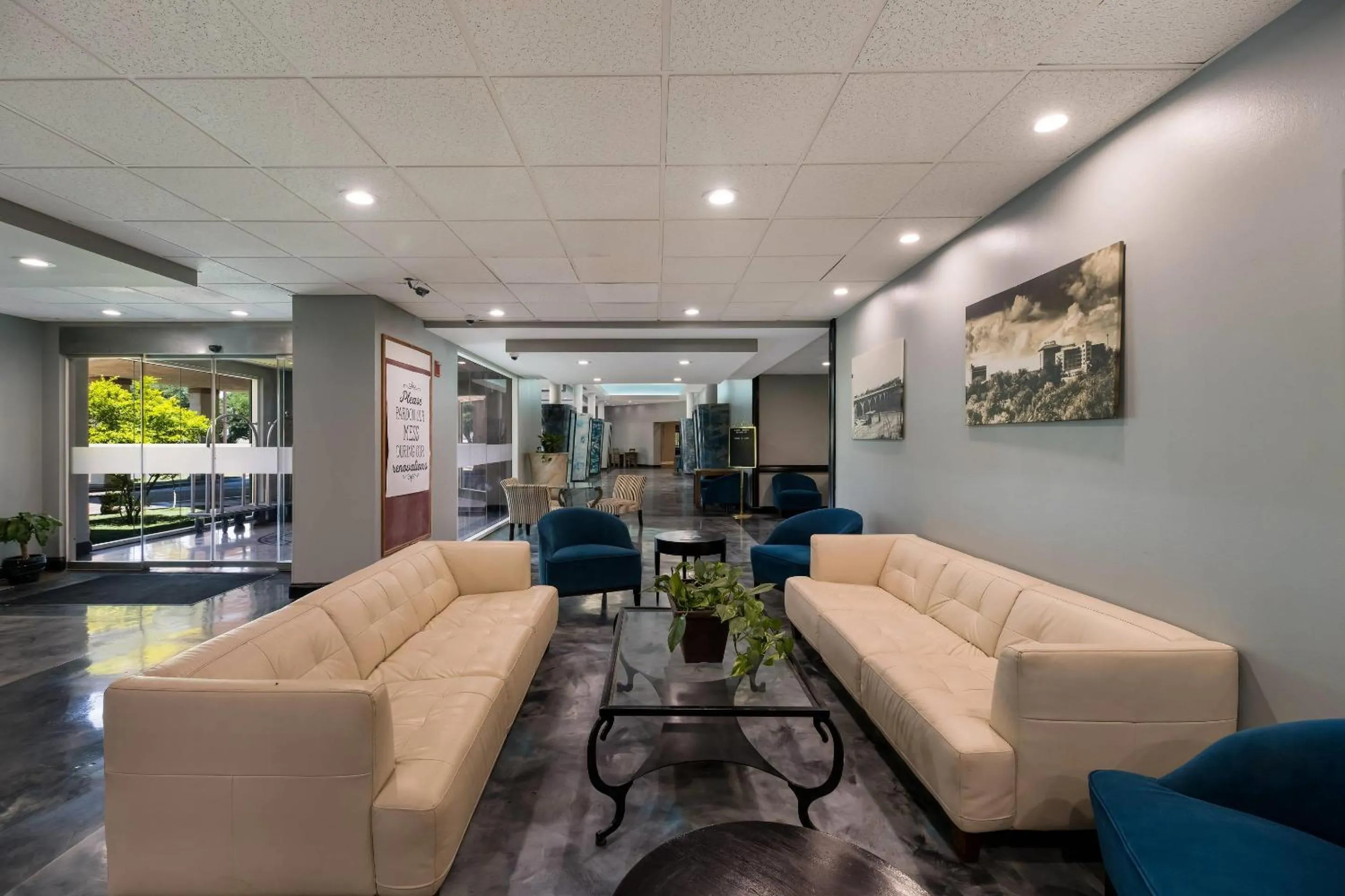 Lobby or reception in Suburban Studios San Angelo near Convention Center