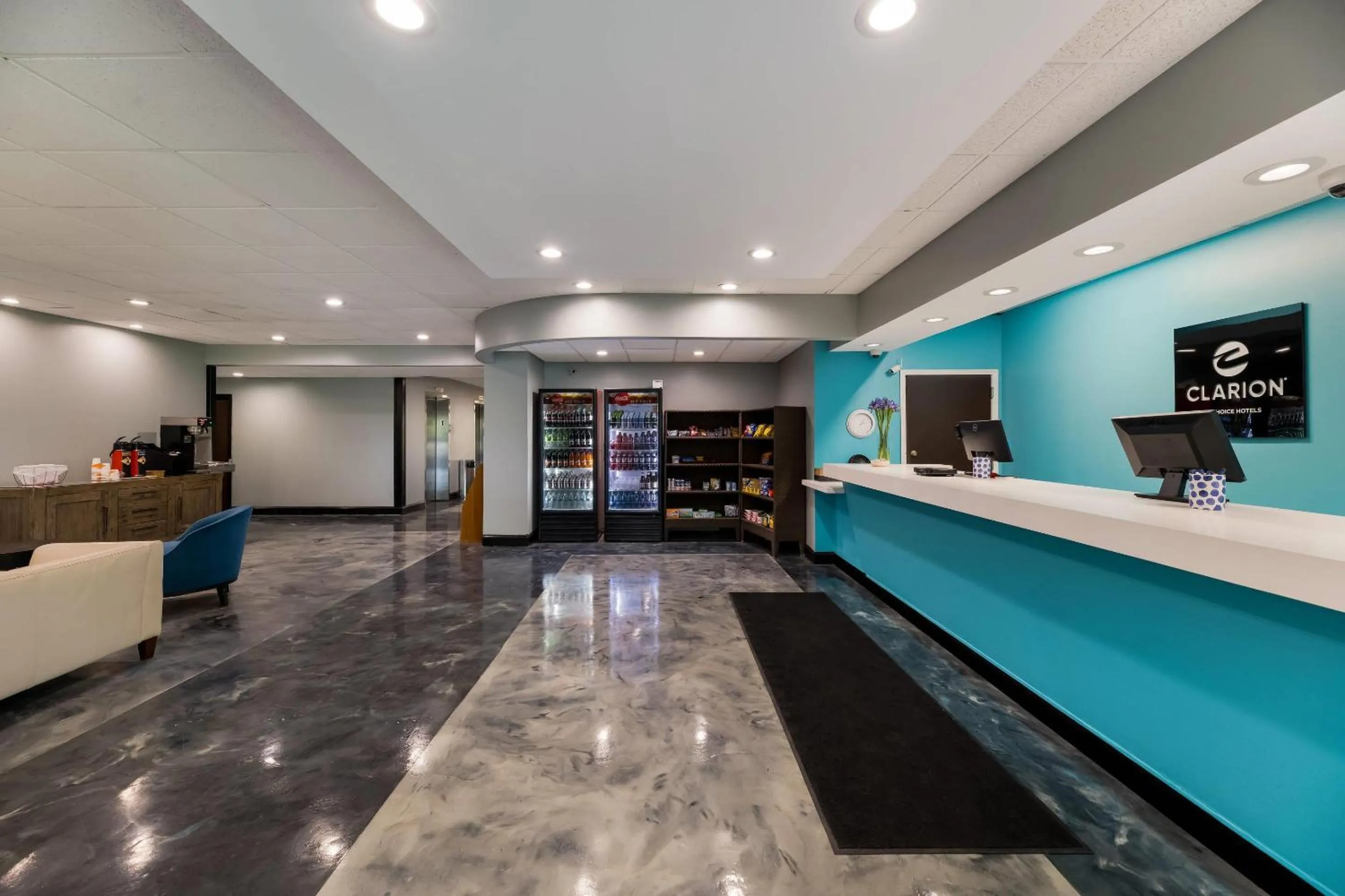 Lobby or reception in Suburban Studios San Angelo near Convention Center