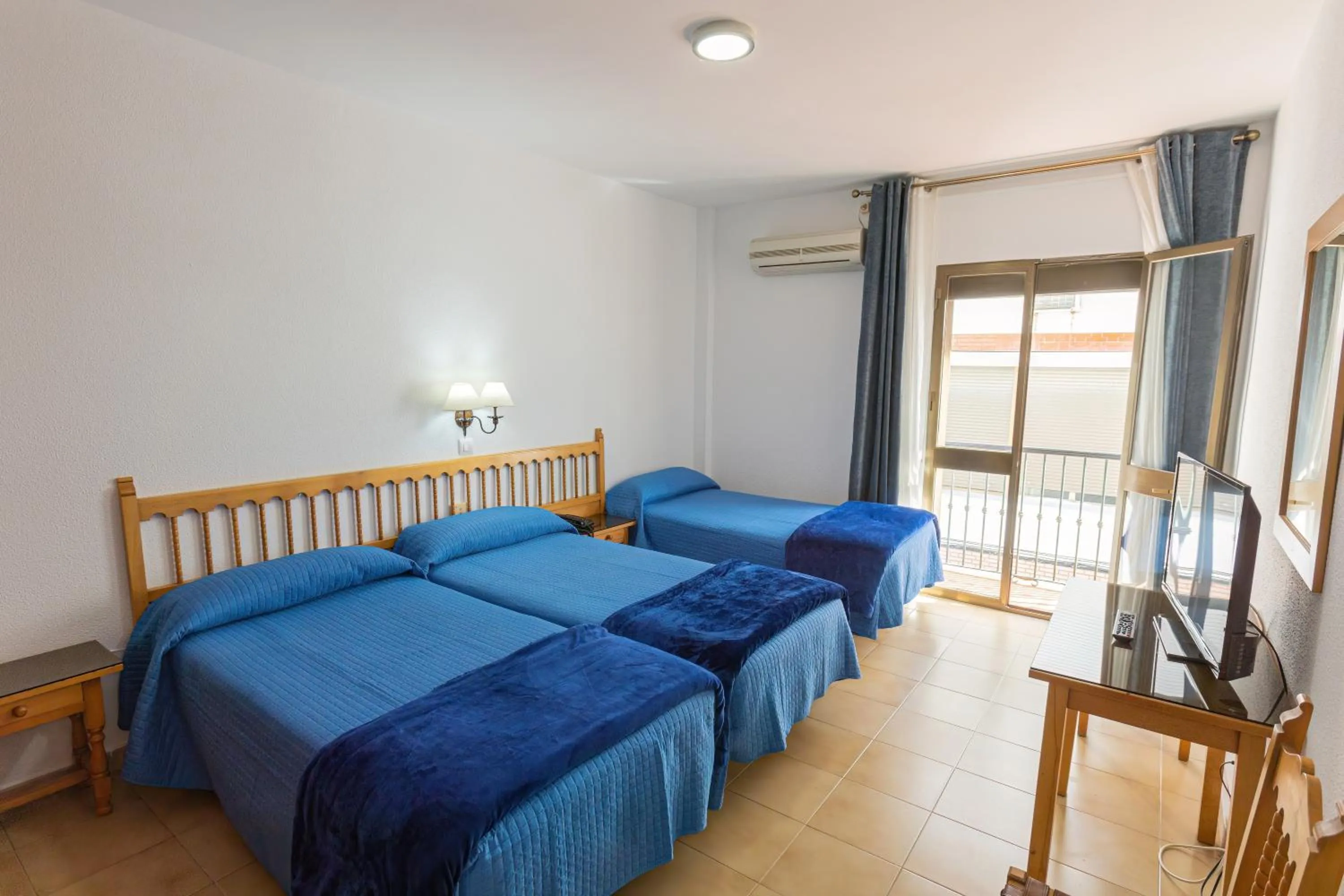 Photo of the whole room, Bed in Hotel Tres Jotas Conil