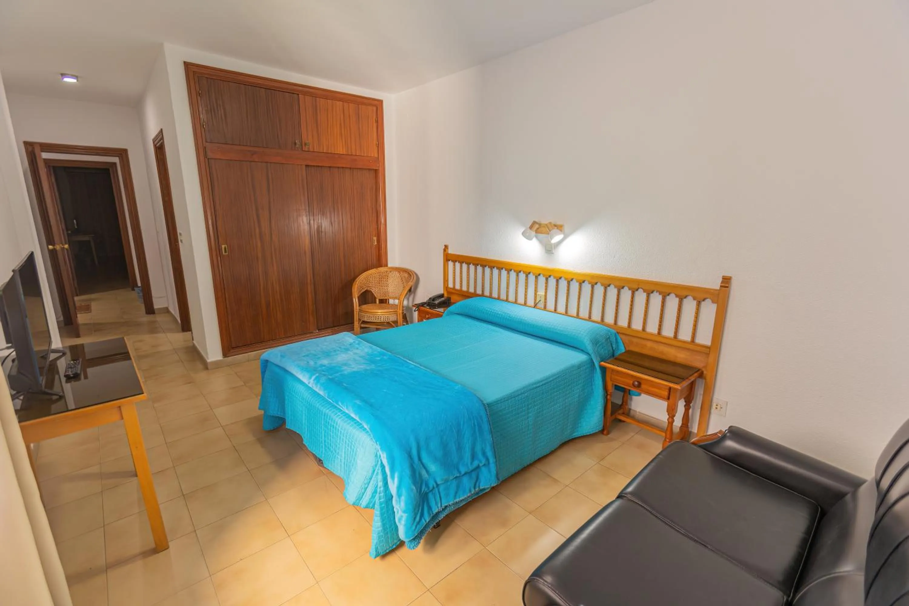 Photo of the whole room, Bed in Hotel Tres Jotas Conil