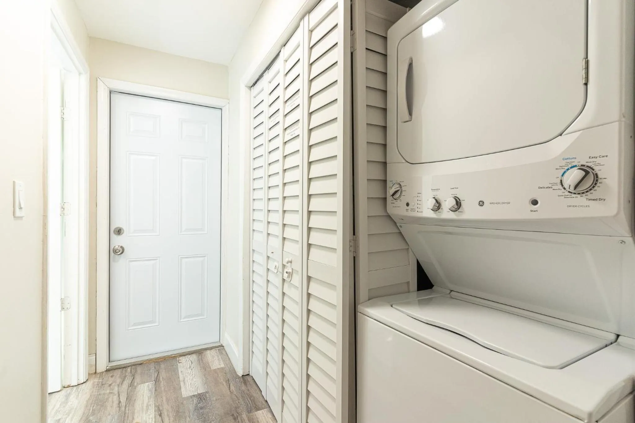 Oia House Brickell Beach 10 minutes Pool Location