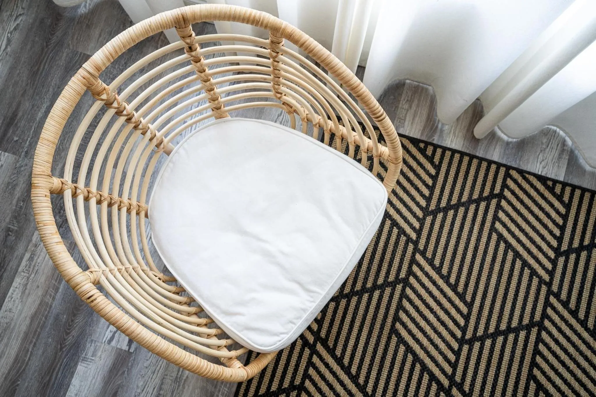 Bed in Oia House Brickell Beach 10 minutes Pool Location