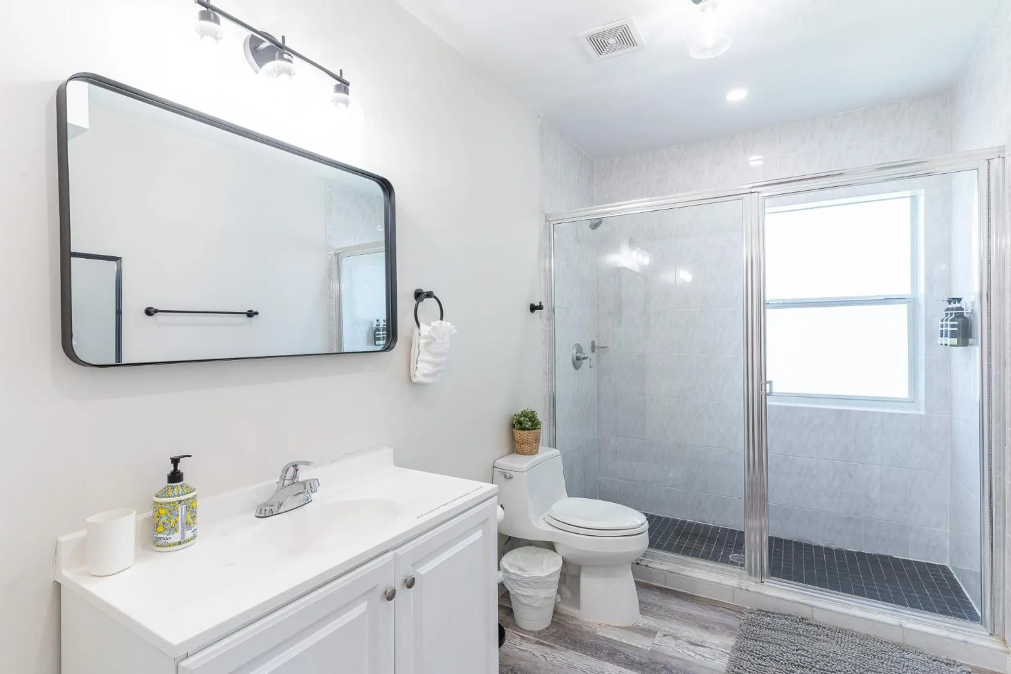 Oia House Brickell Beach 10 minutes Pool Location