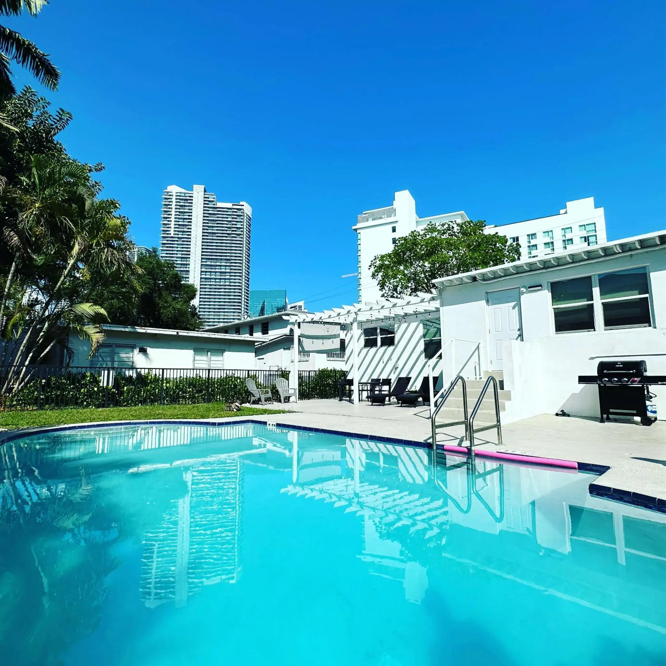 Oia House Brickell Beach 10 minutes Pool Location Oia House Brickell Beach 10 minutes Pool Location