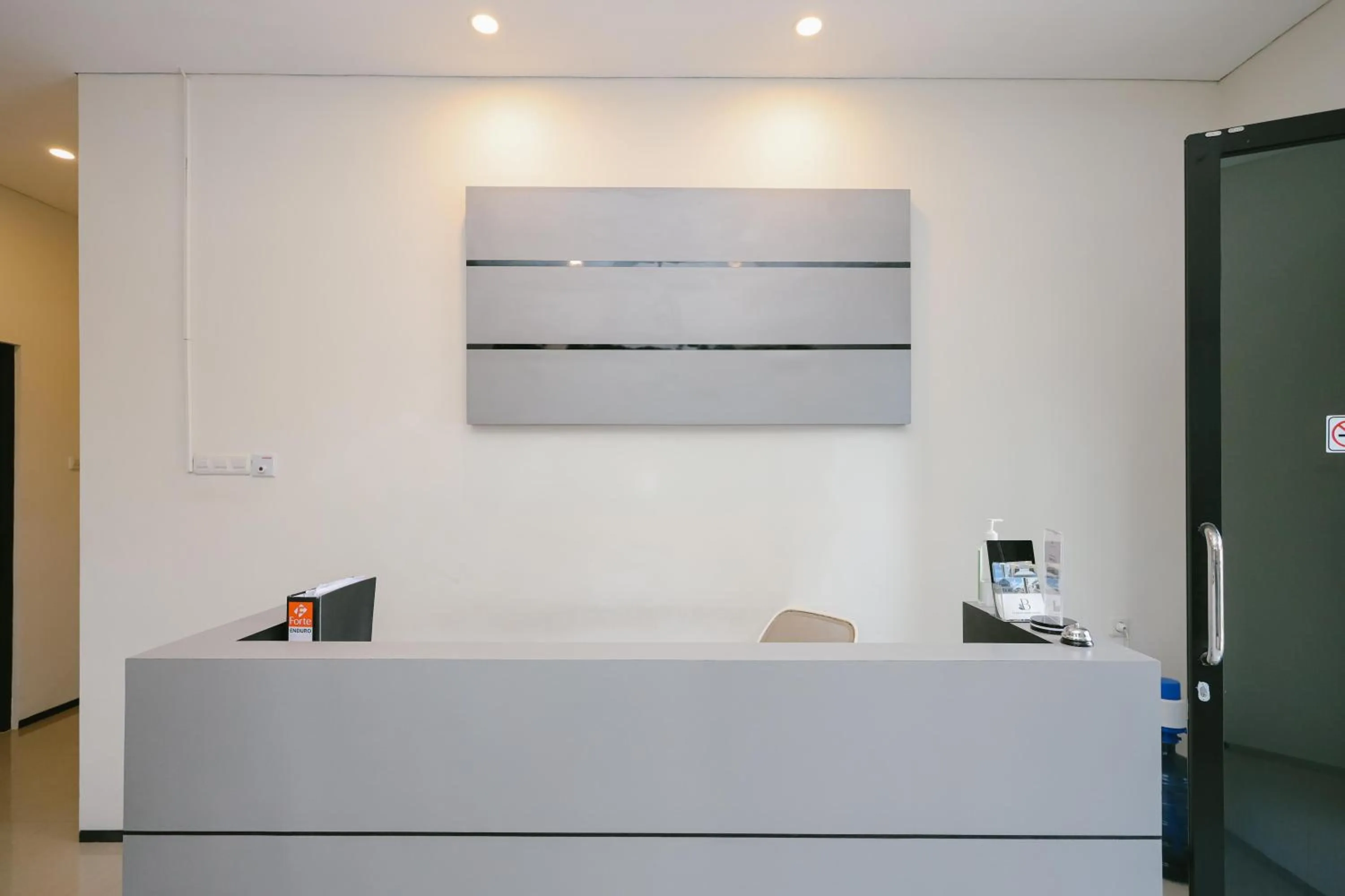 Lobby or reception in Urbanview B Syariah Lumajang by RedDoorz