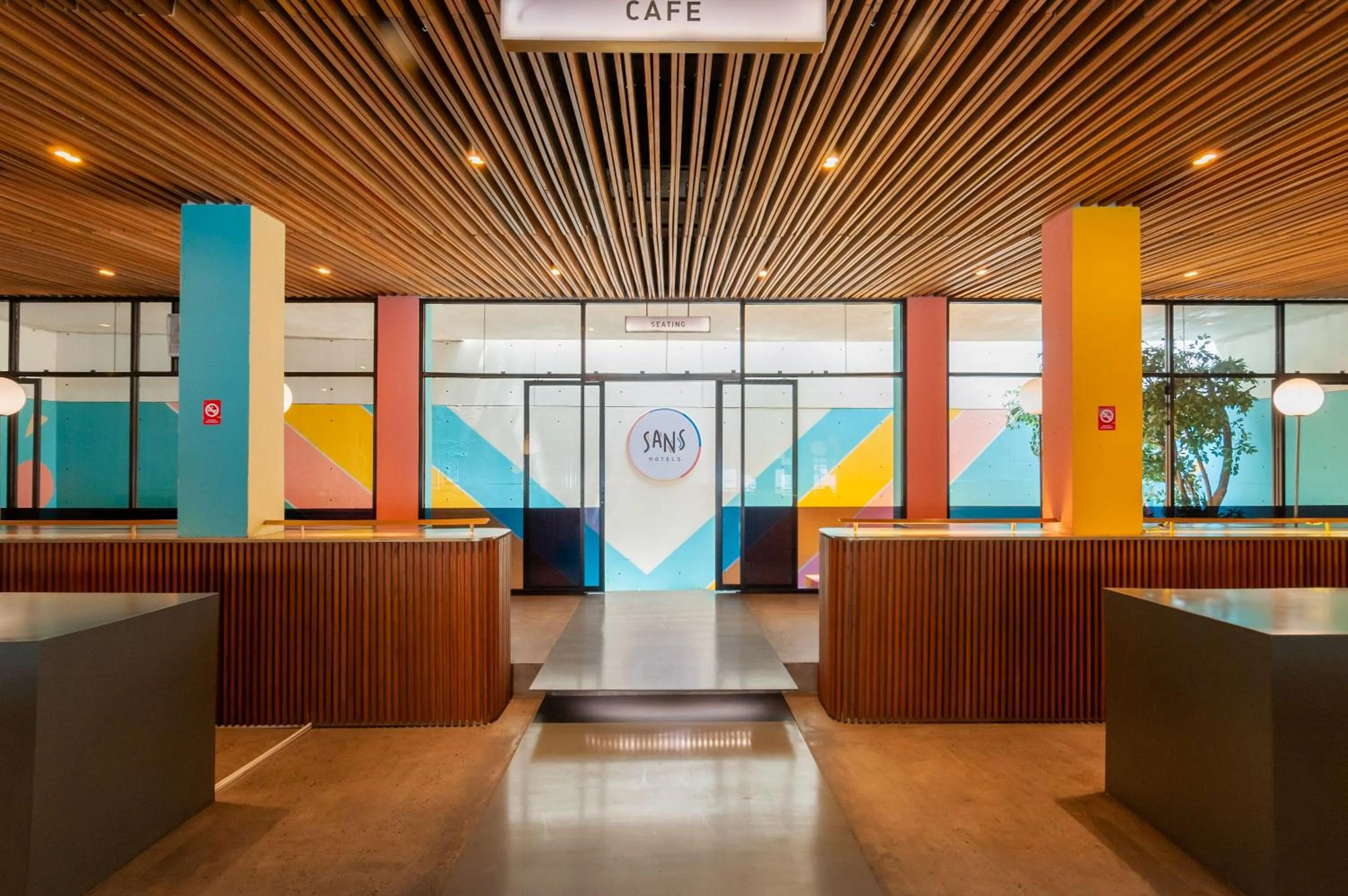 Facade/entrance in Sans Hotel Finest Medan