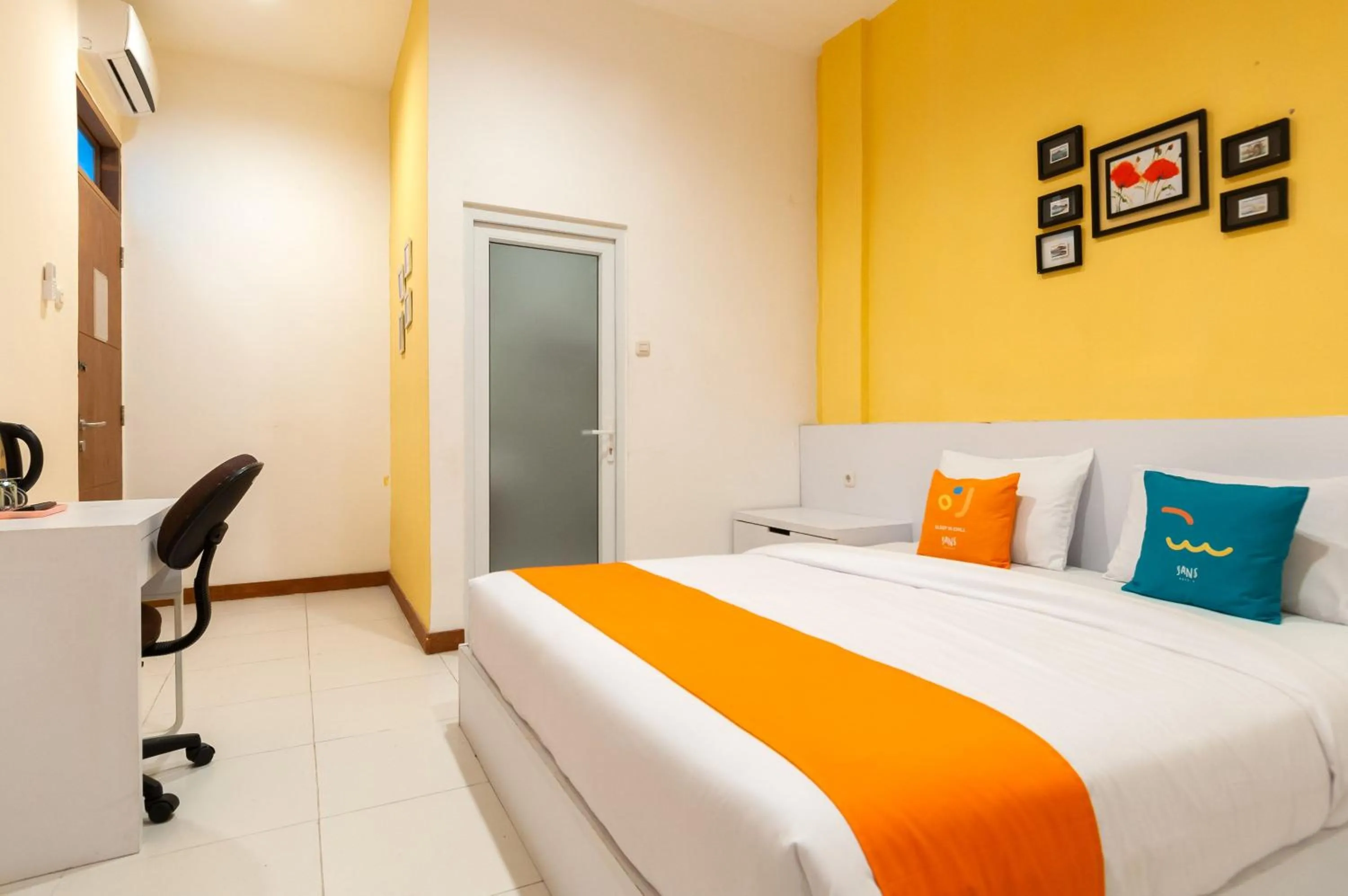 Bedroom, Bed in Sans Hotel Finest Medan