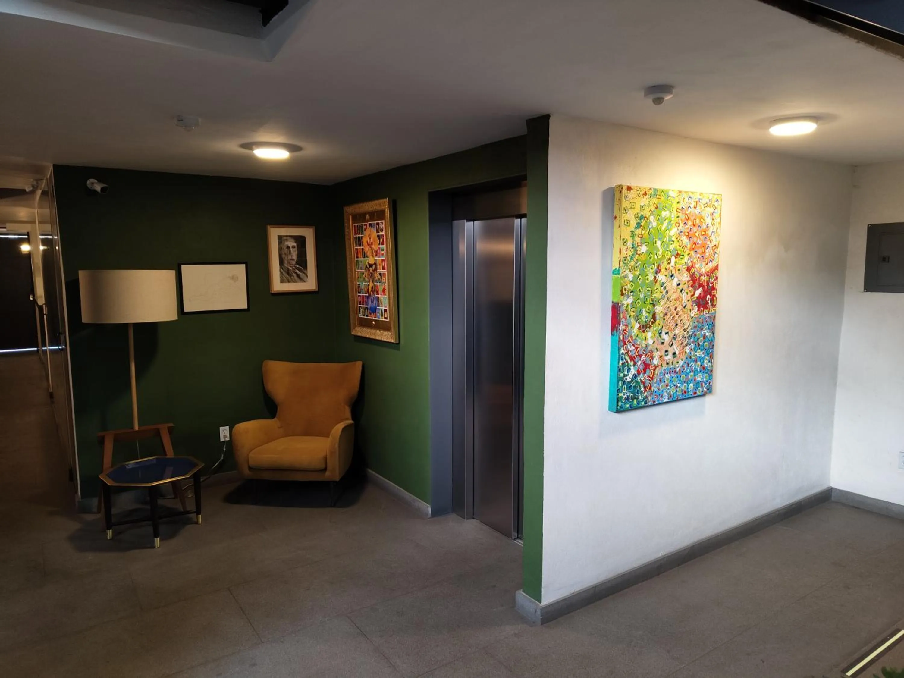 elevator in ZAMORA By Mr W