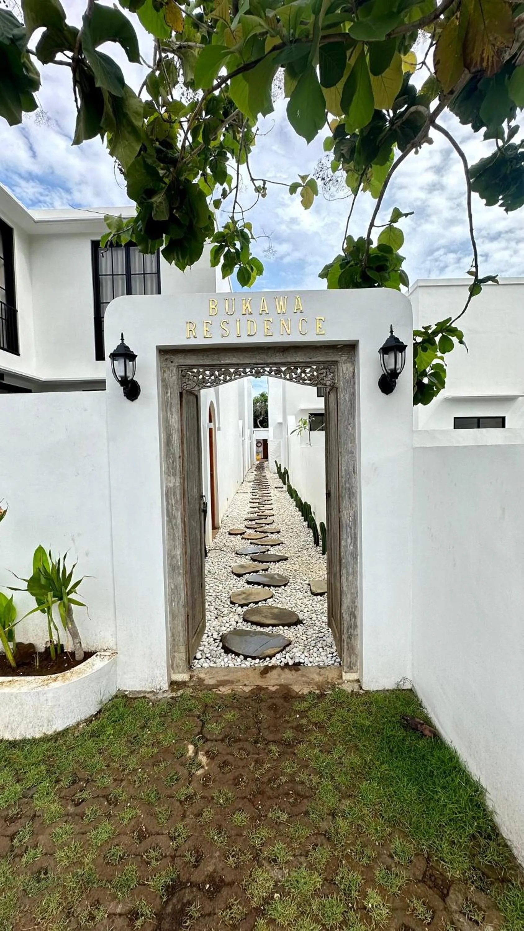 Facade/entrance in Bukawa Residences Balangan