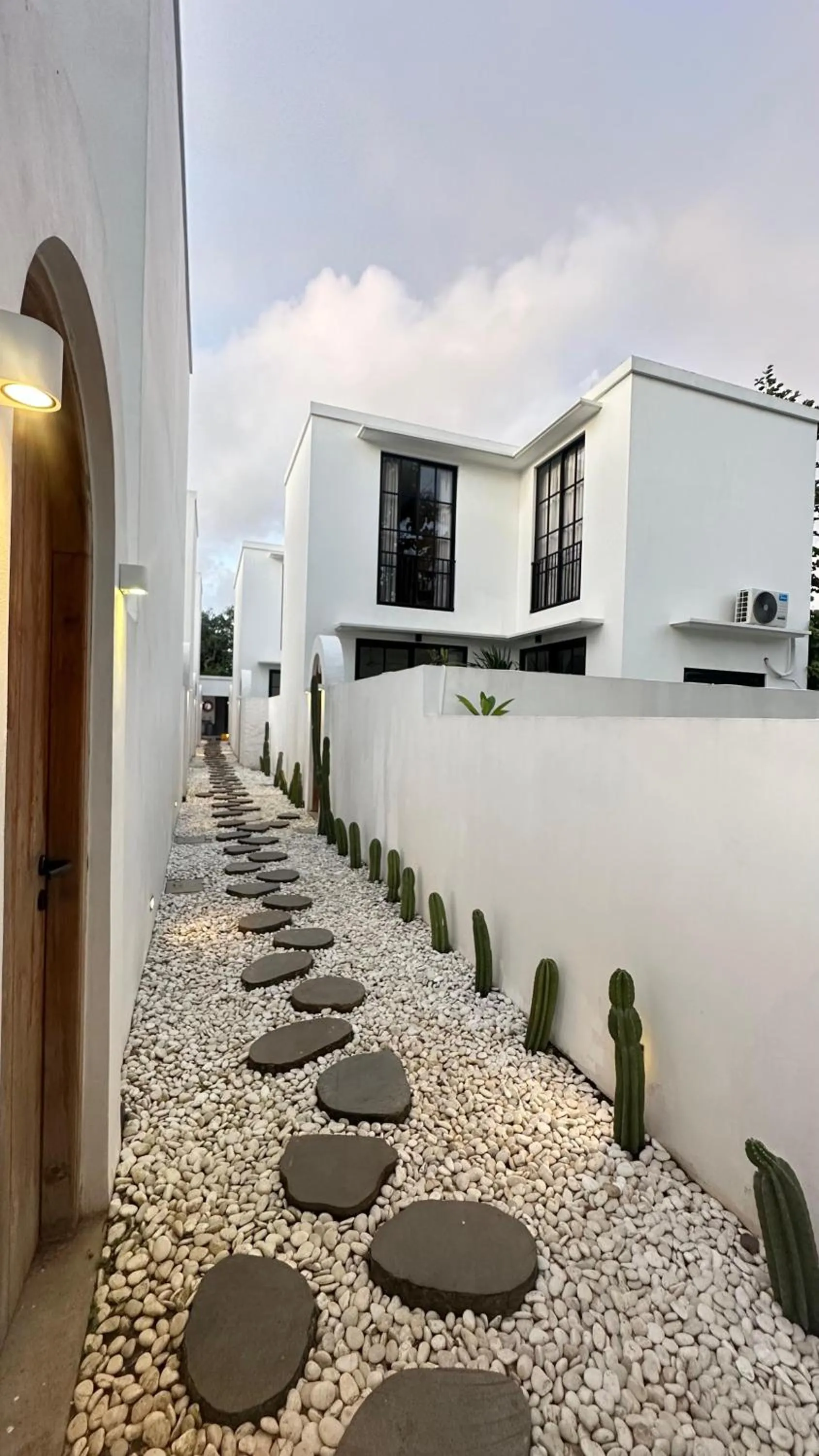 Facade/entrance in Bukawa Residences Balangan