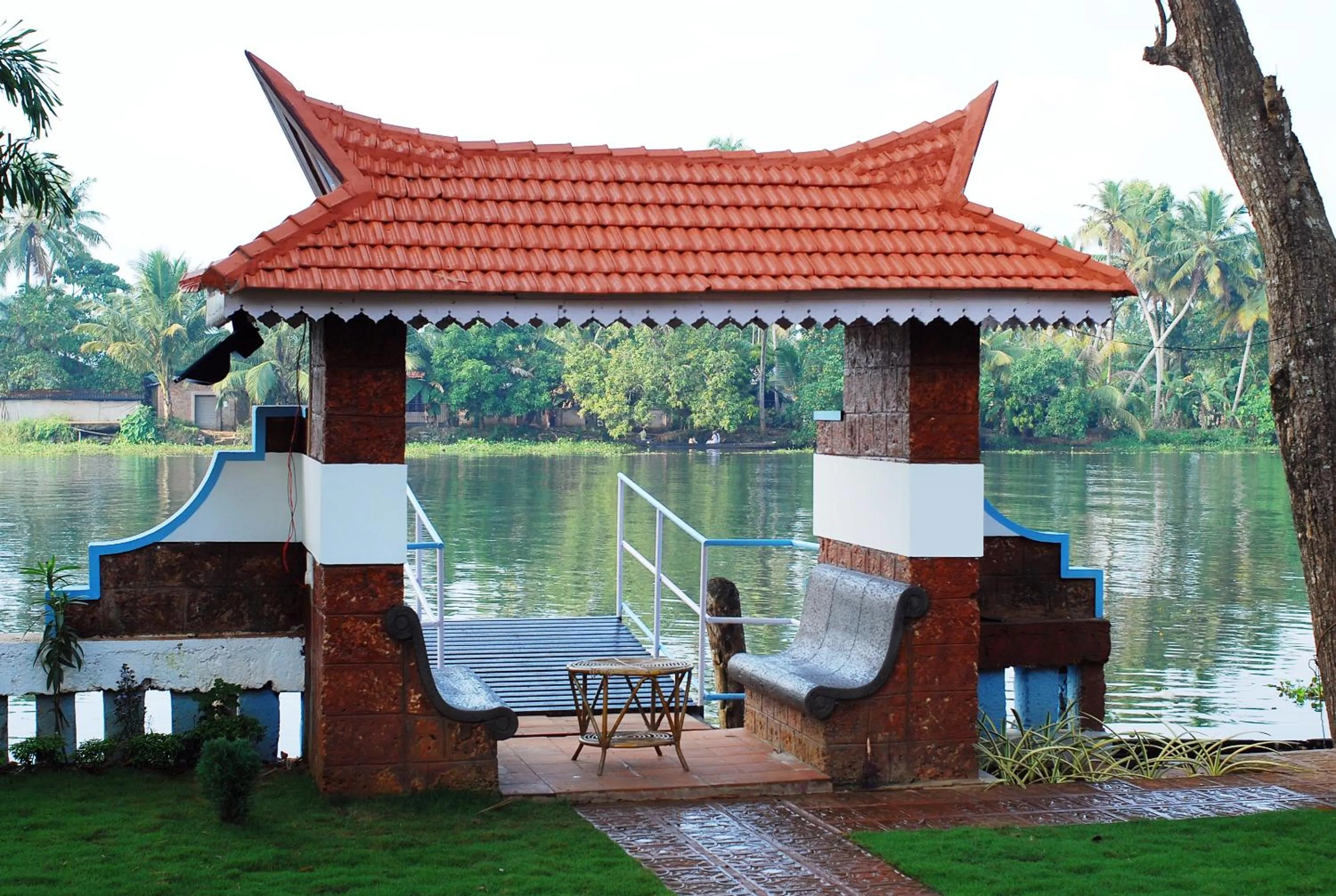Facade/entrance in The Lake by Maat Hotels