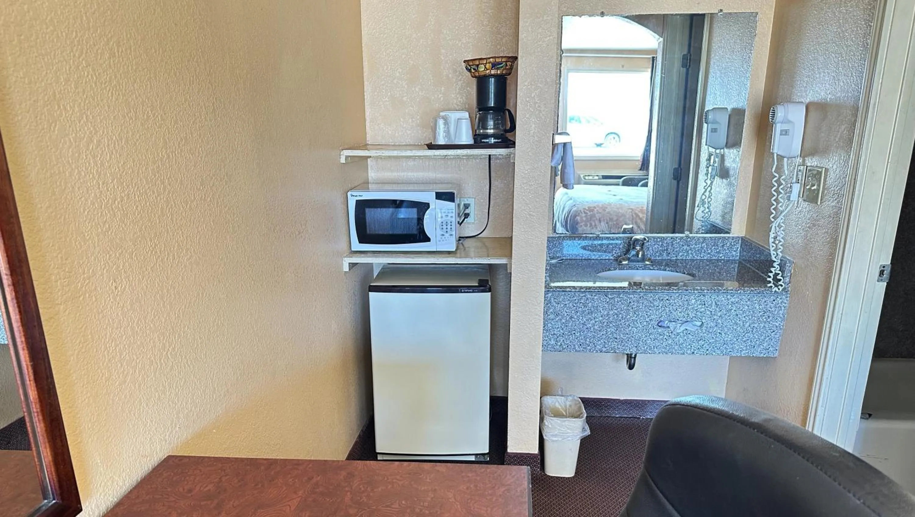 Bedroom in Apollo Lodge and RV Park