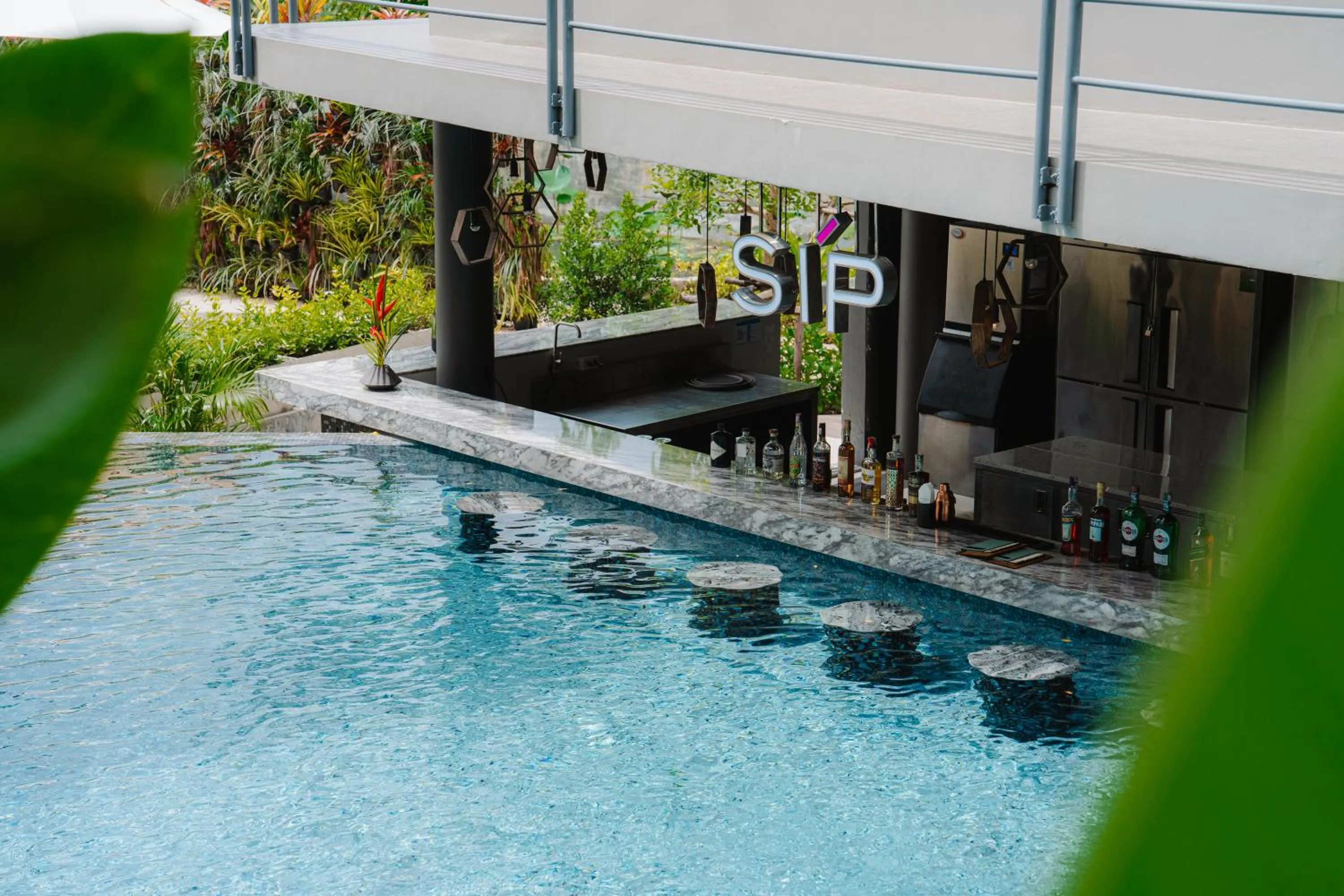 Swimming pool in VARANA Krabi Hotel