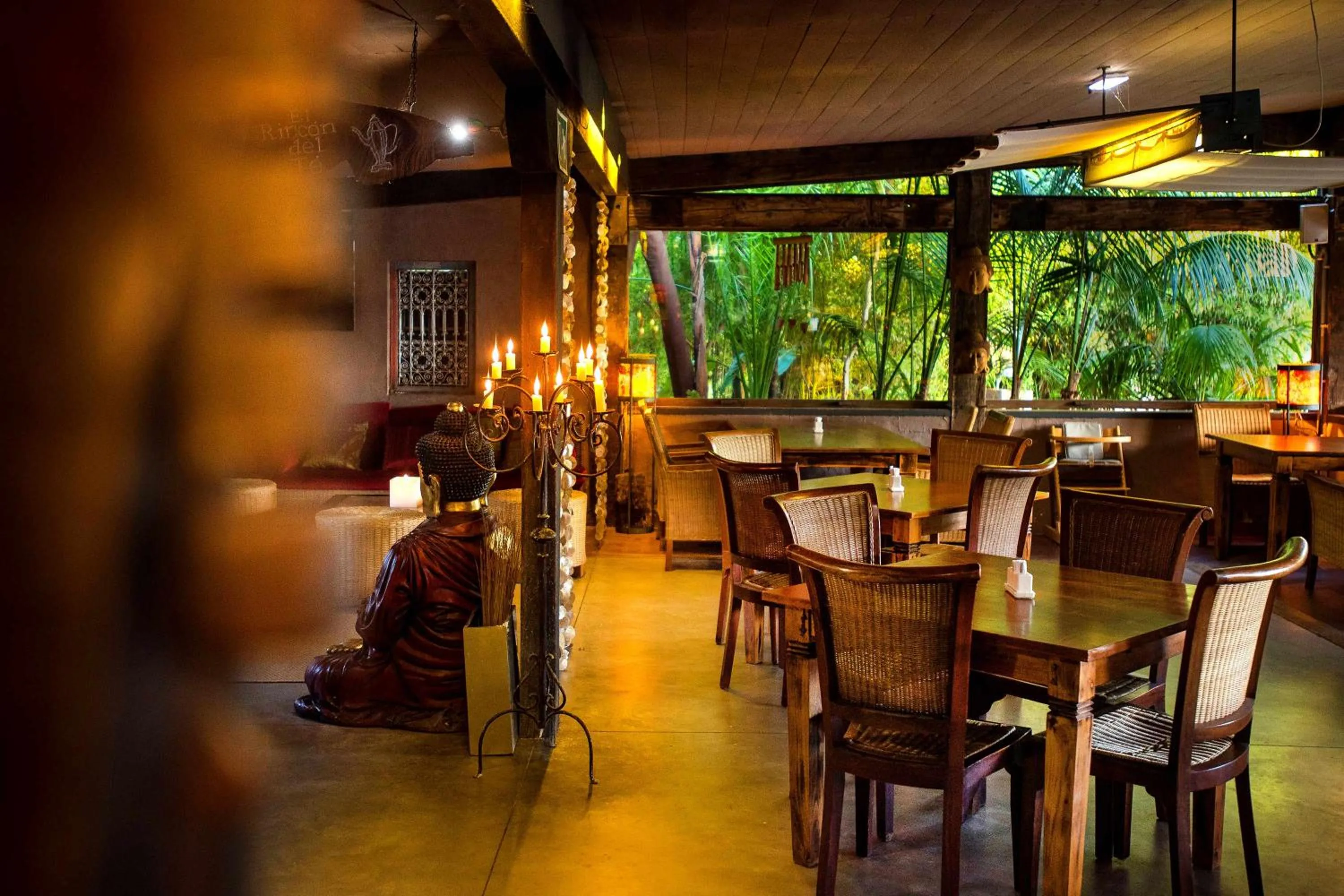 Restaurant/places to eat in Chillout Hotel Tres Mares