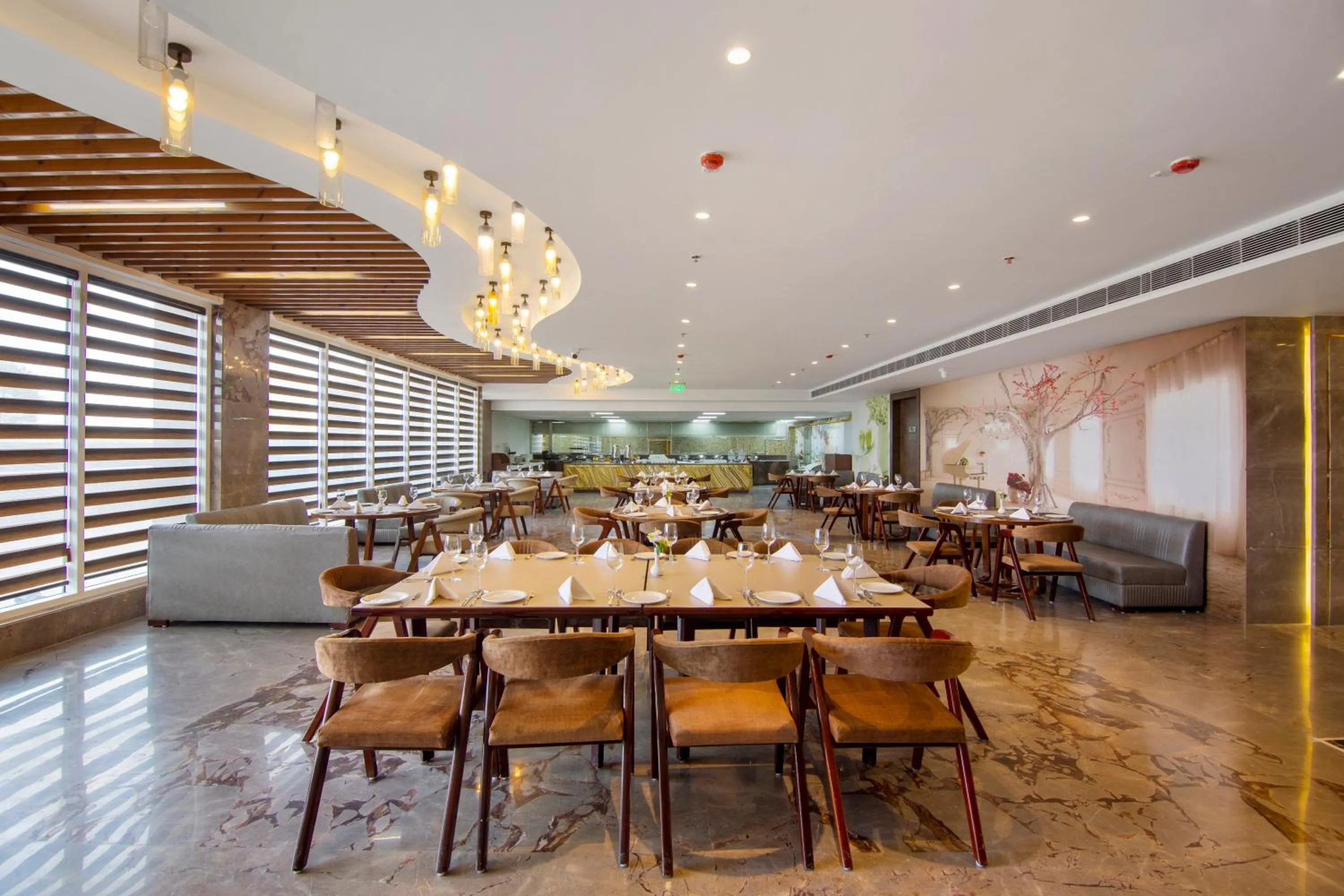 Restaurant/places to eat in Sarovar Portico Sonipat