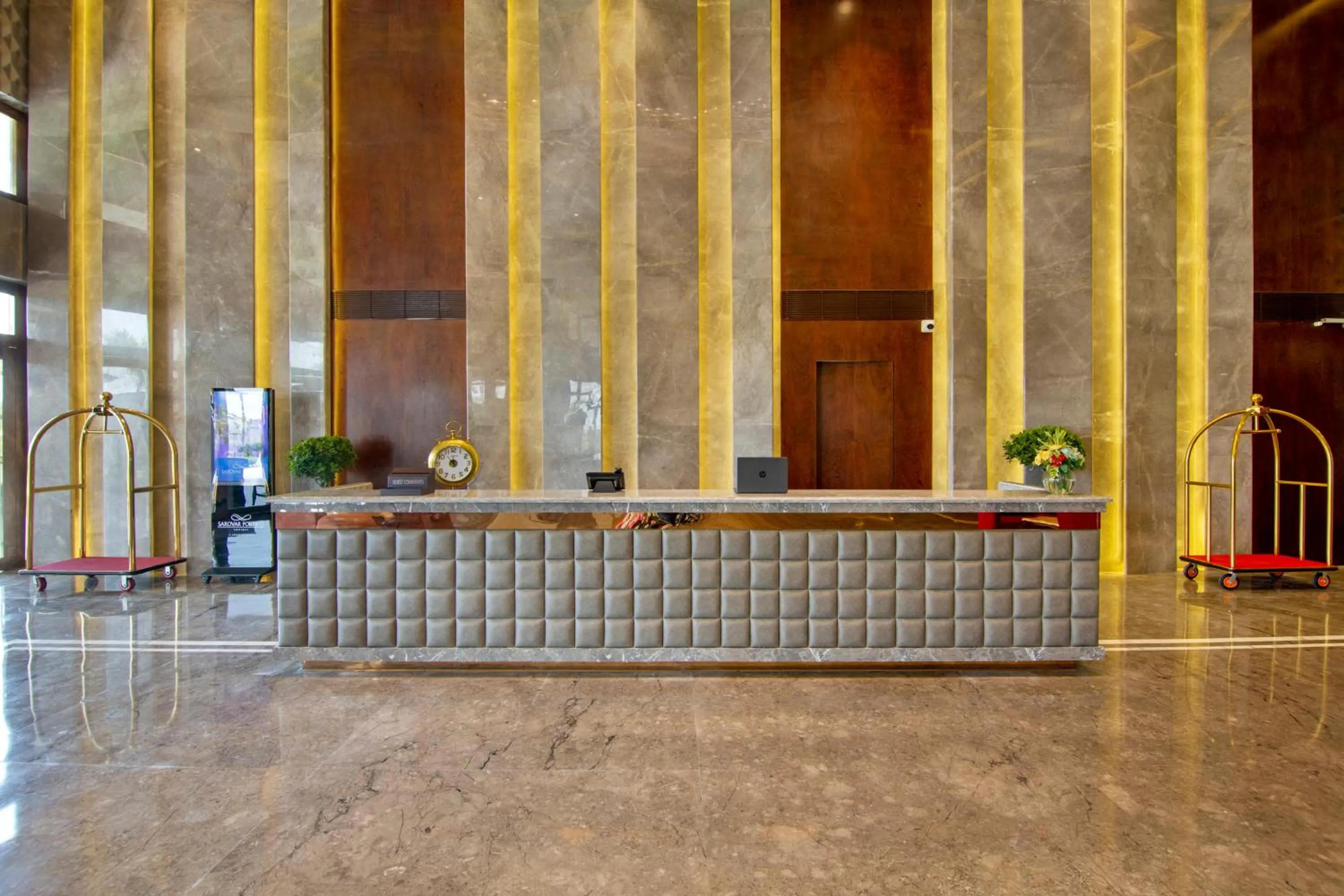 Lobby or reception in Sarovar Portico Sonipat