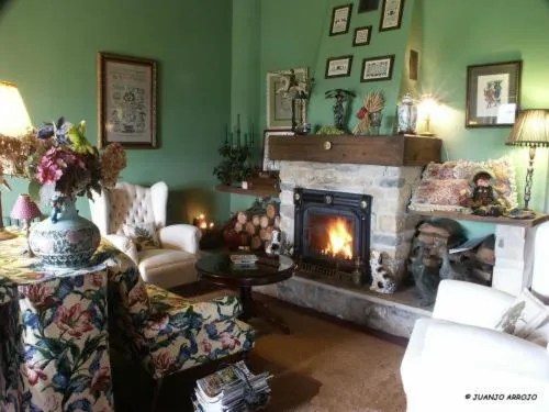 Communal lounge/ TV room in Palacio de Cutre