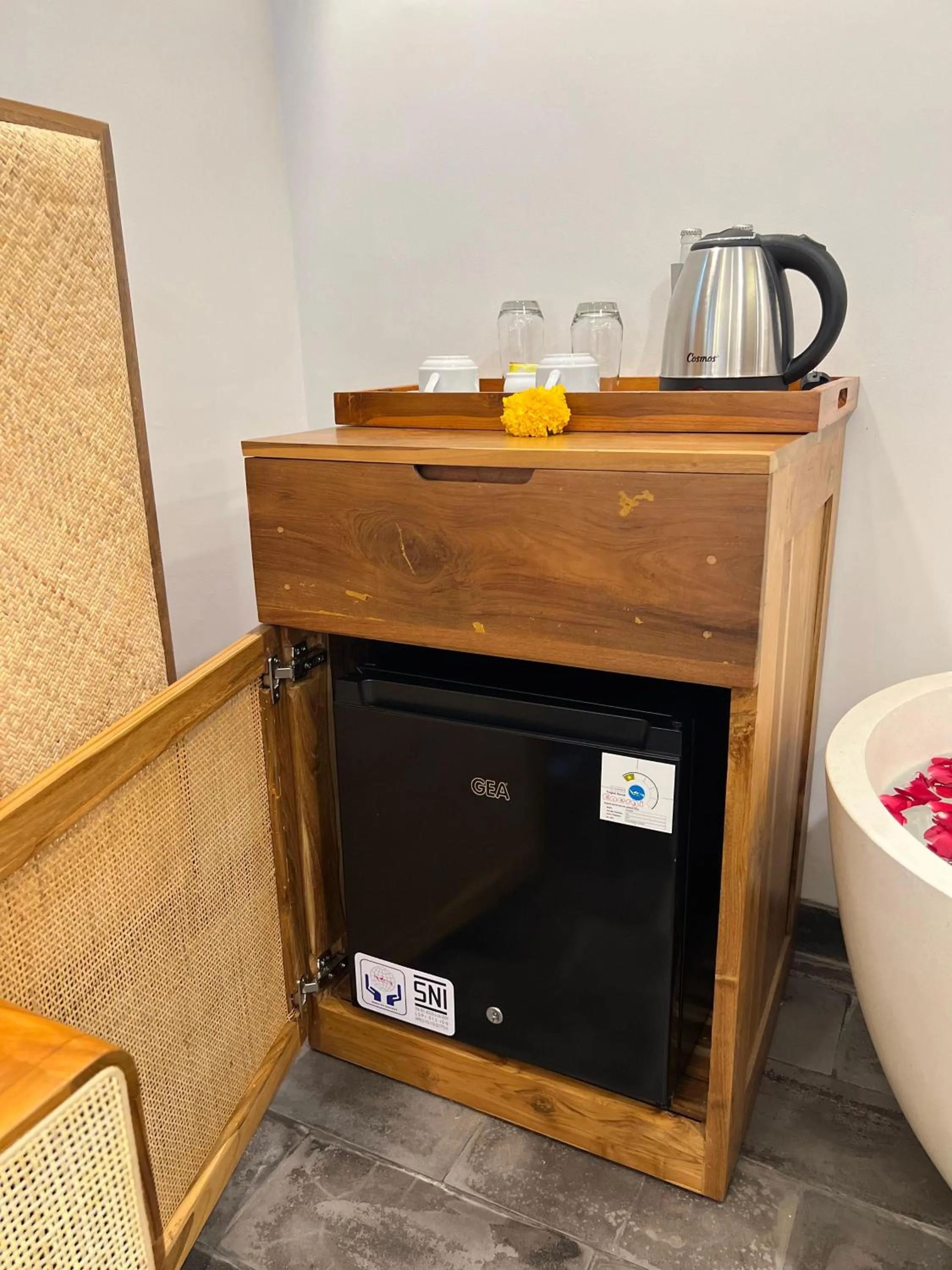 minibar in RUMAH KAYU RESORT