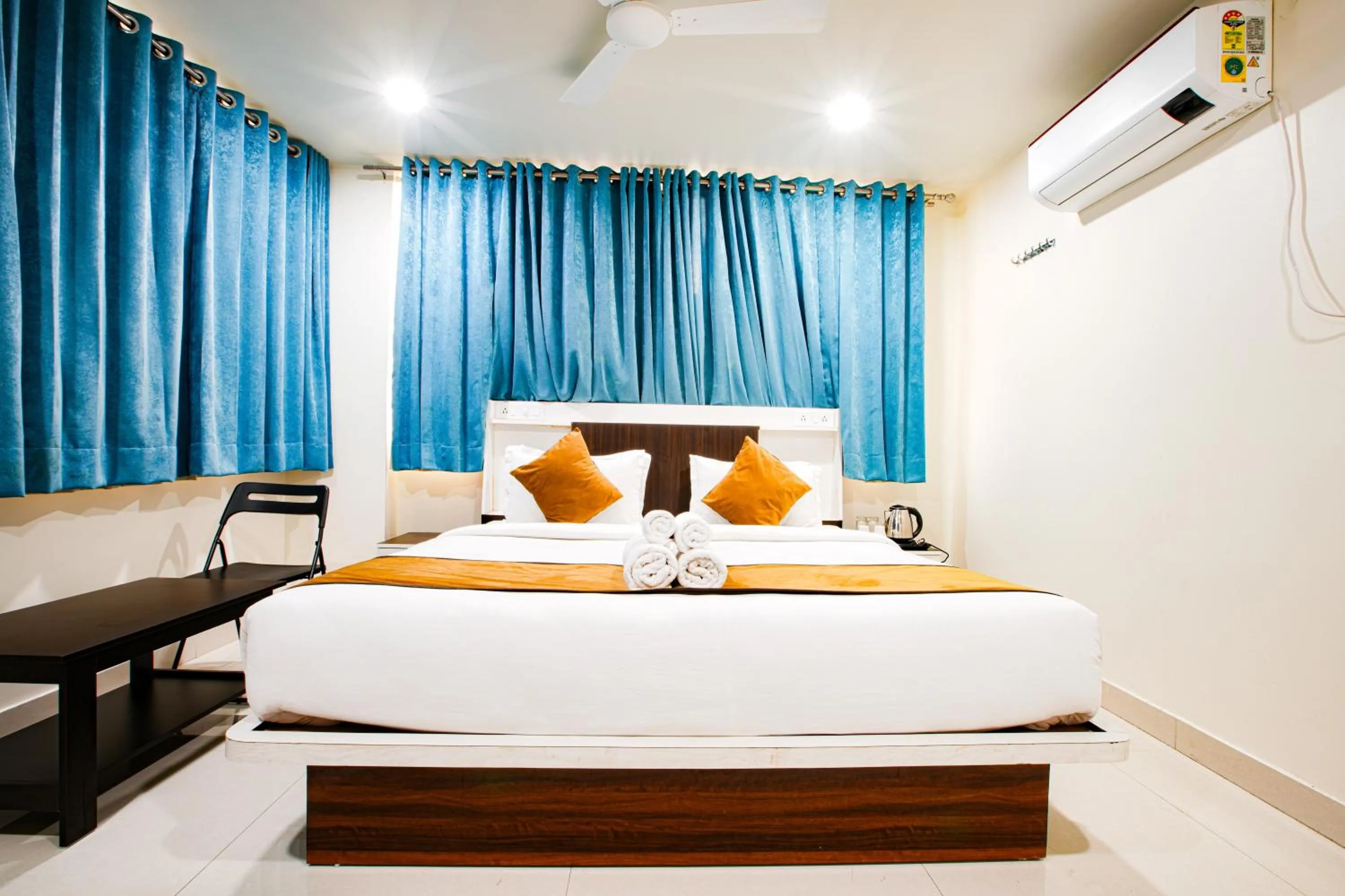 Living room in La Hometel Hotel - HITECH City Hyderabad