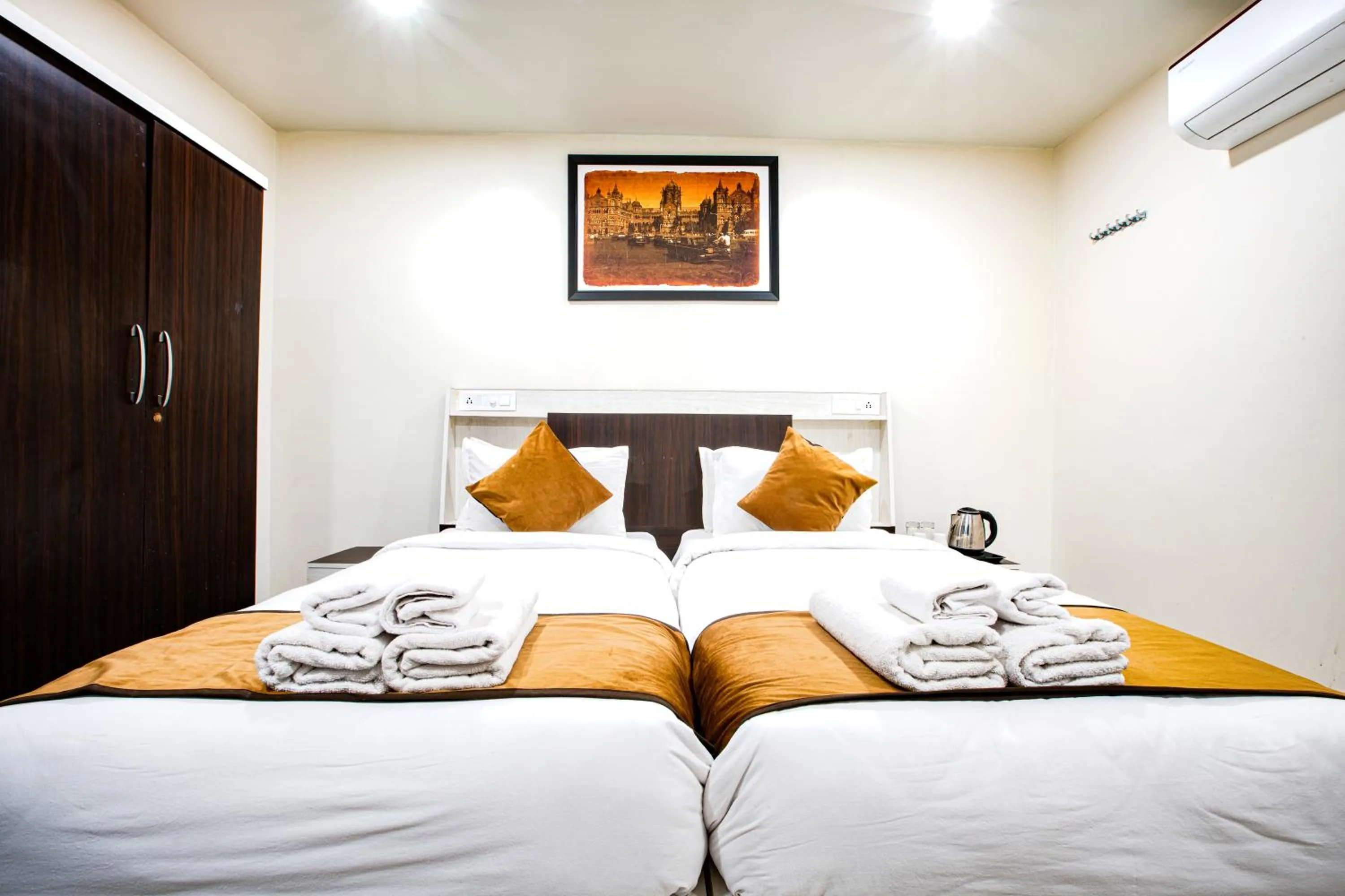 Bed in La Hometel Hotel - HITECH City Hyderabad
