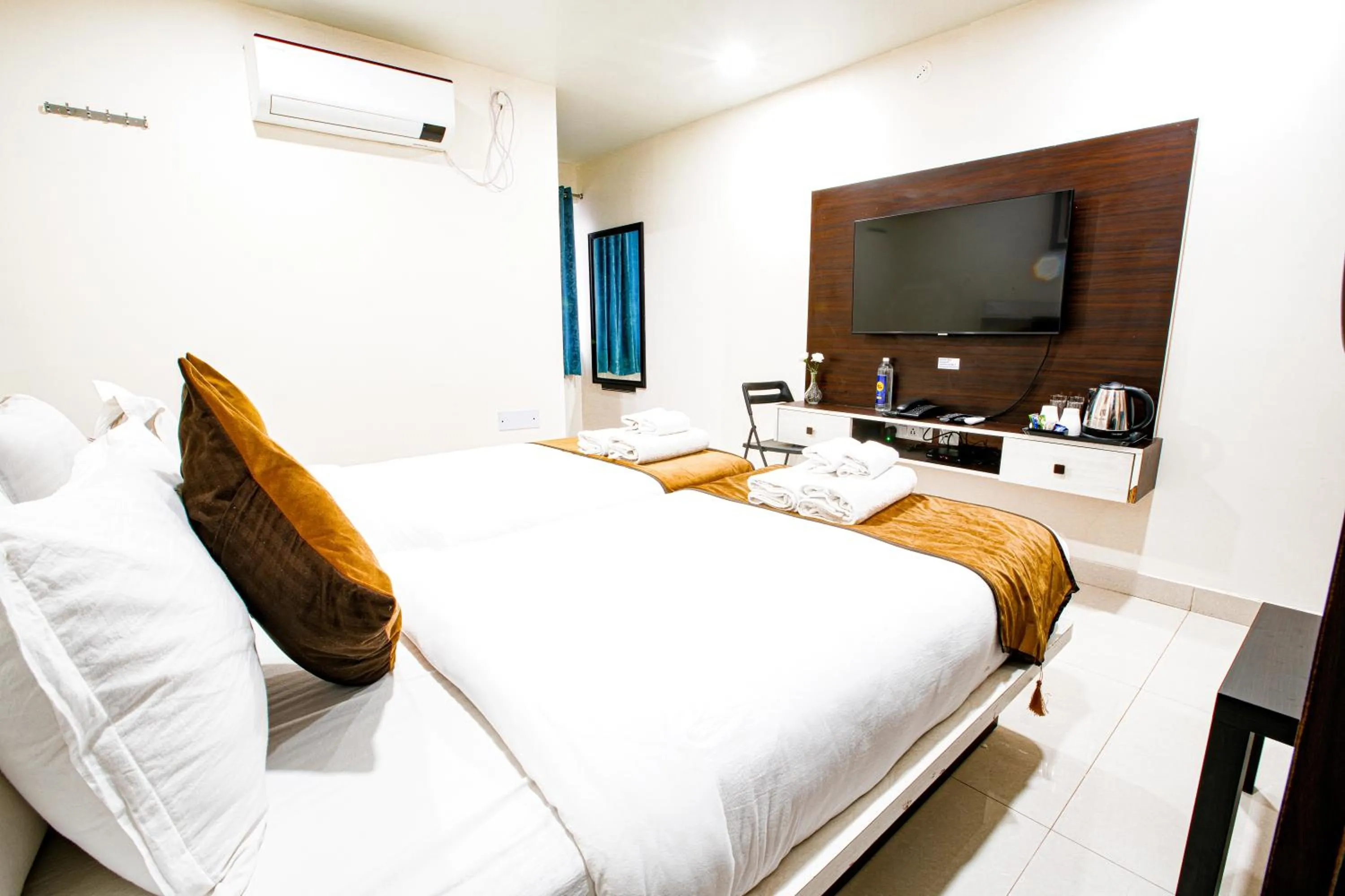 Living room in La Hometel Hotel - HITECH City Hyderabad