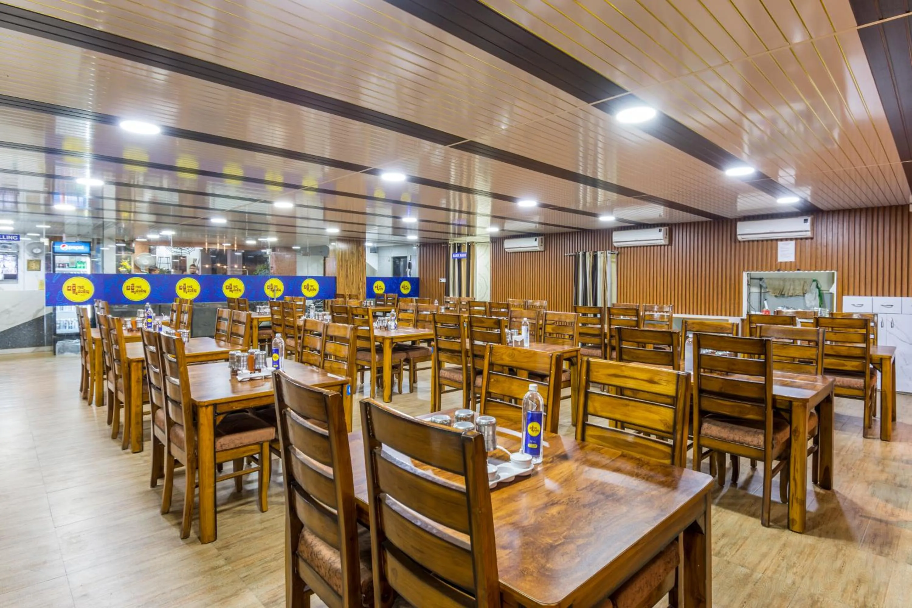 Restaurant/places to eat in La Hometel Hotel - HITECH City Hyderabad