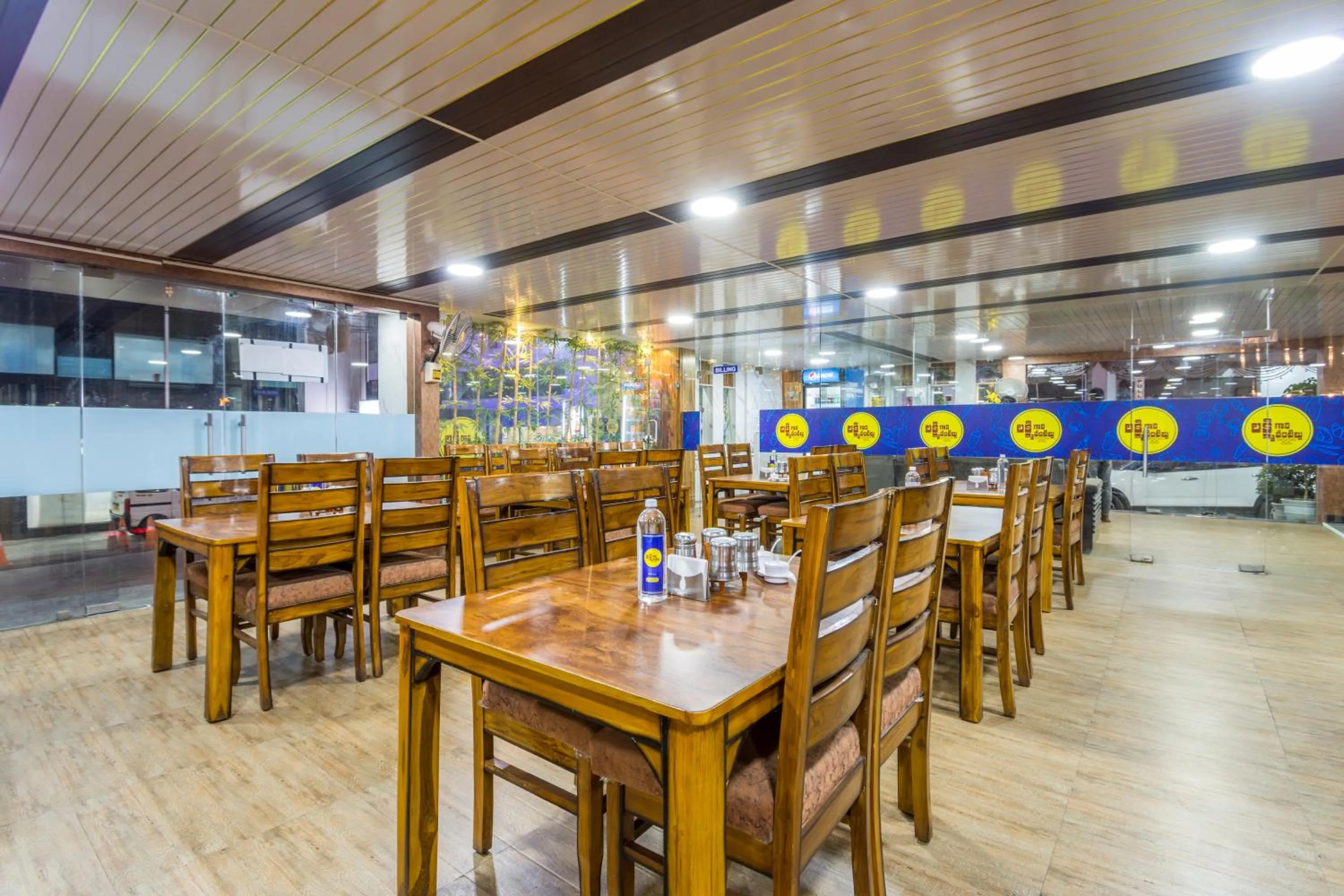 Restaurant/places to eat in La Hometel Hotel - HITECH City Hyderabad