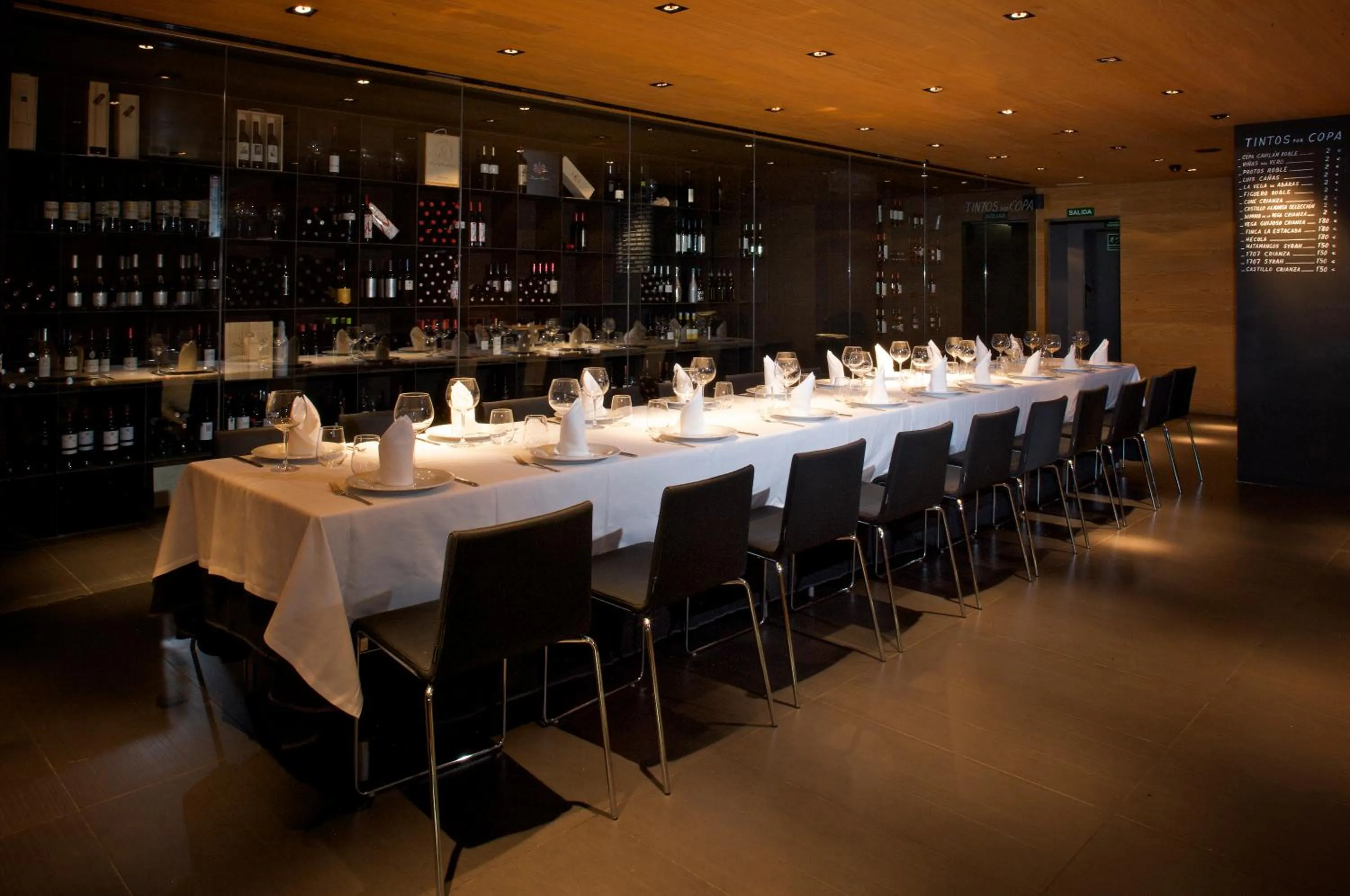 Restaurant/places to eat in Blu Hotel Almansa