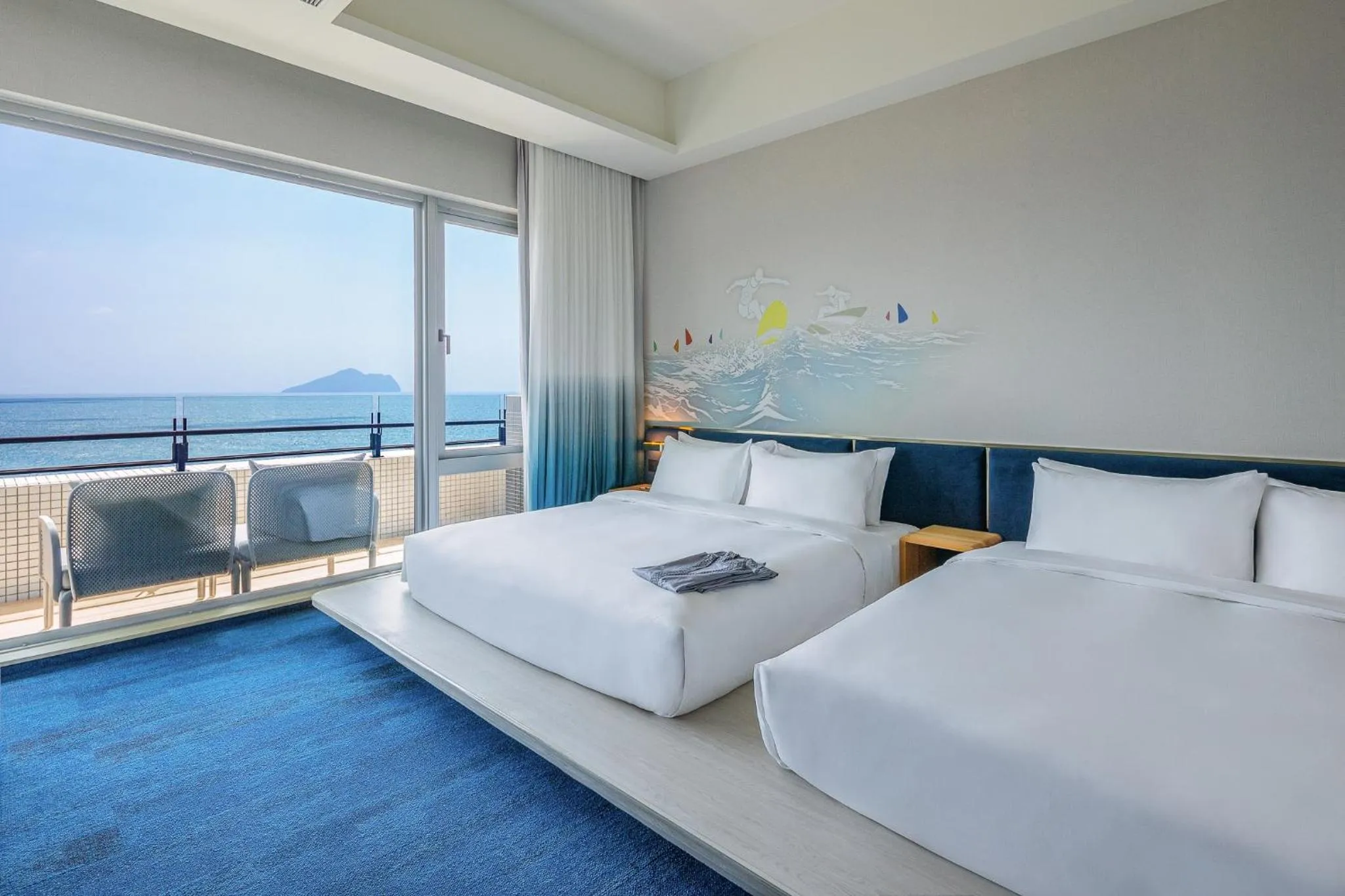 Photo of the whole room, Bed in The Archipelago