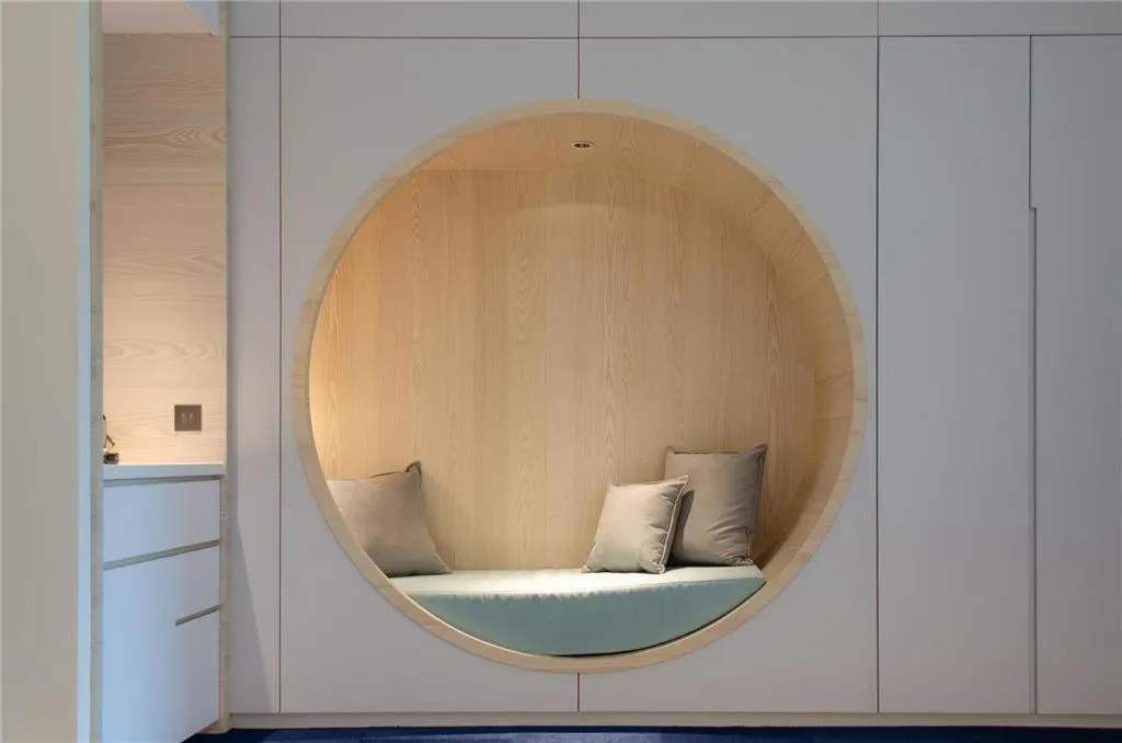 Photo of the whole room in The Archipelago