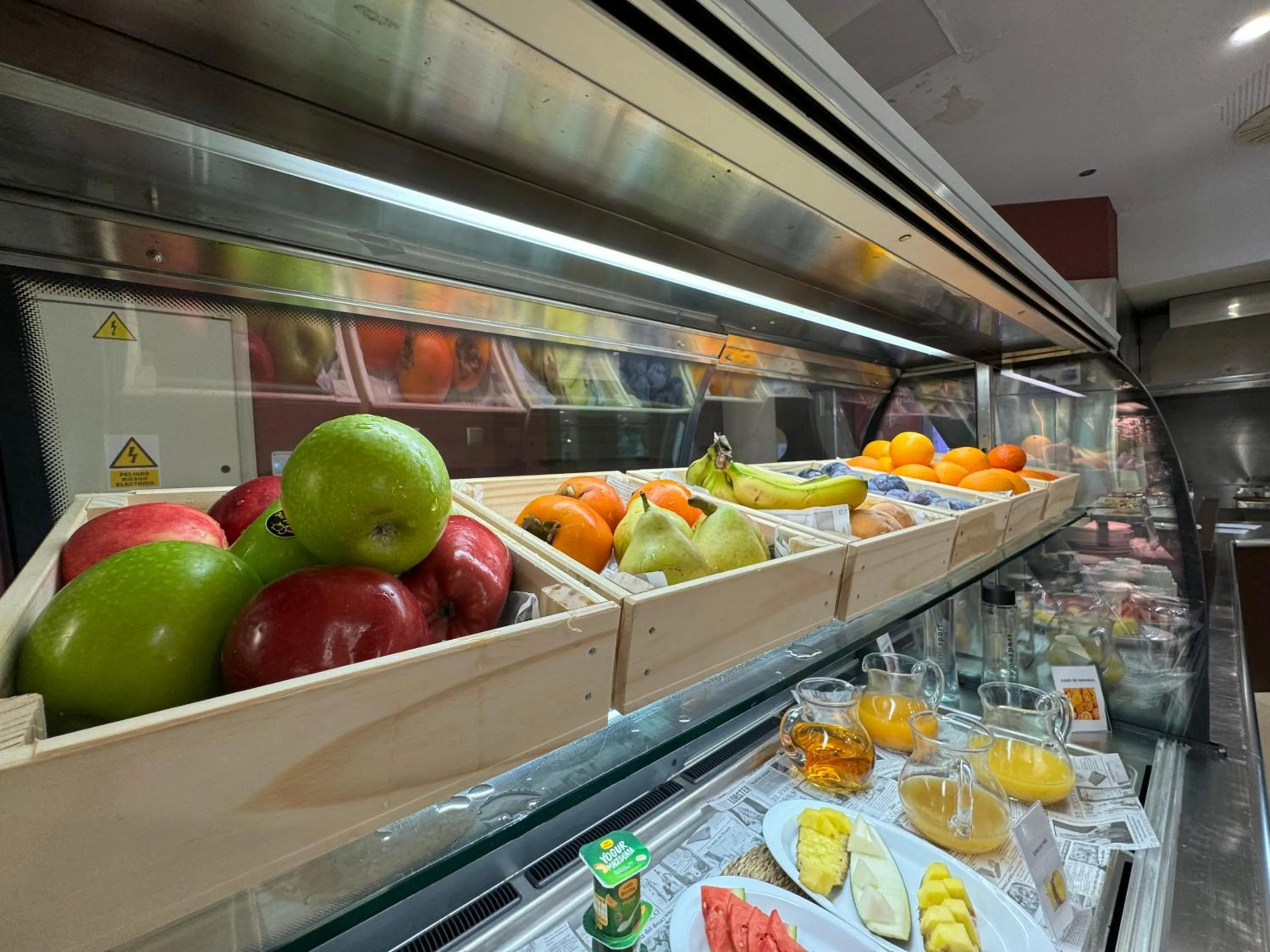 Restaurant/places to eat in Executive Sport