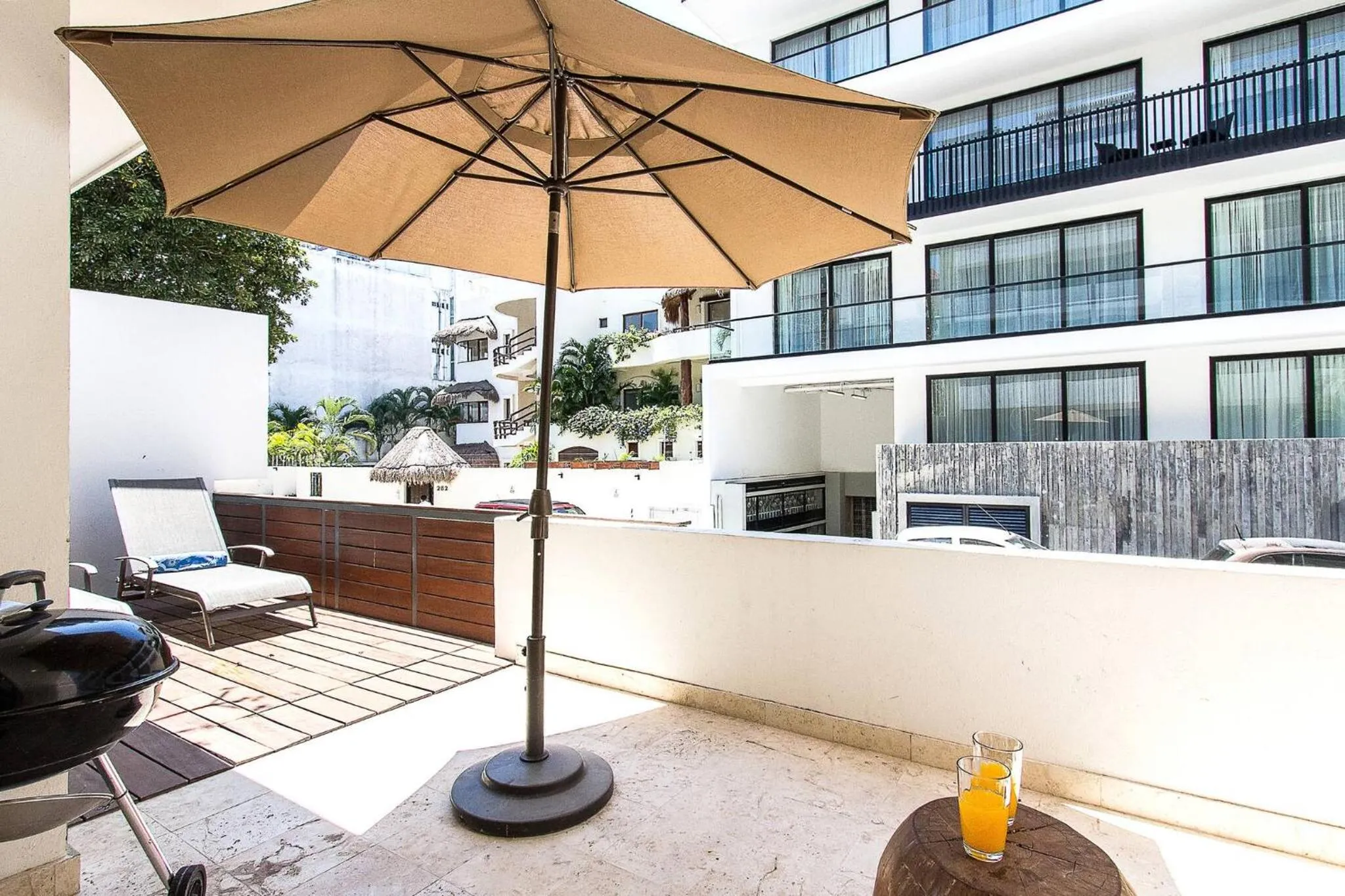 Breathtaking 2 Bedroom, Private Terrace - Bbq