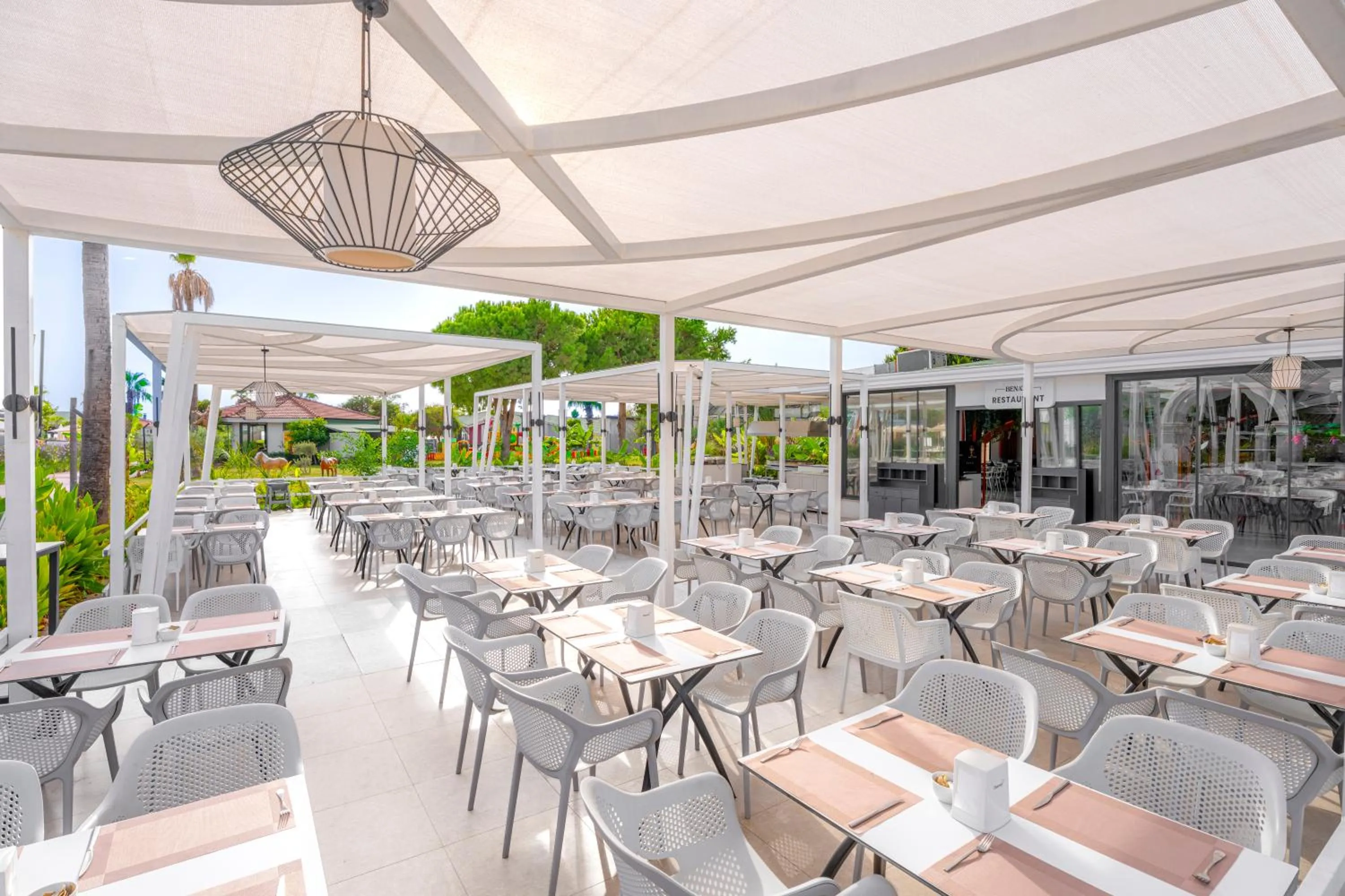 La Benata Beach Hotel