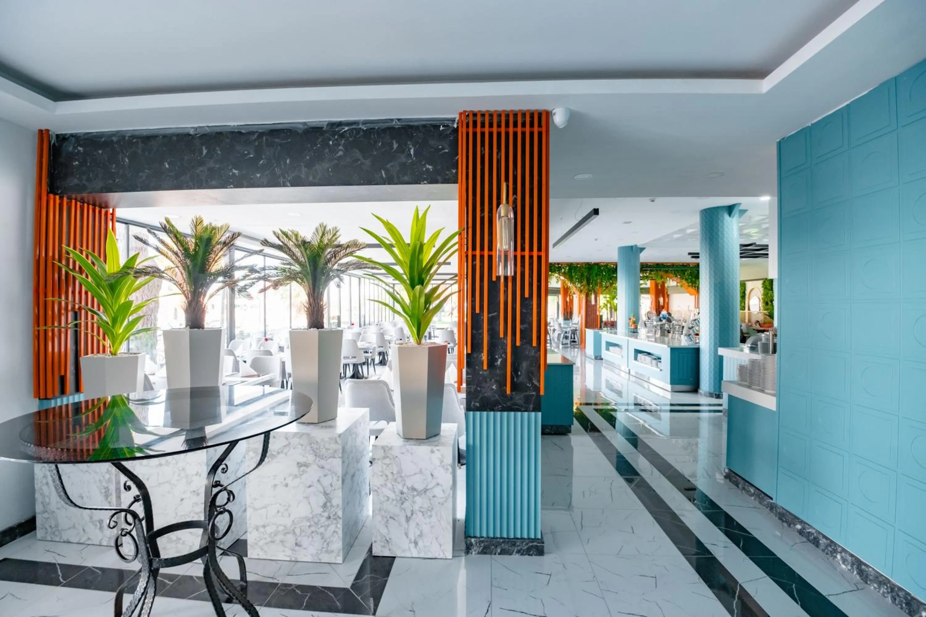 Restaurant/places to eat in La Benata Beach Hotel