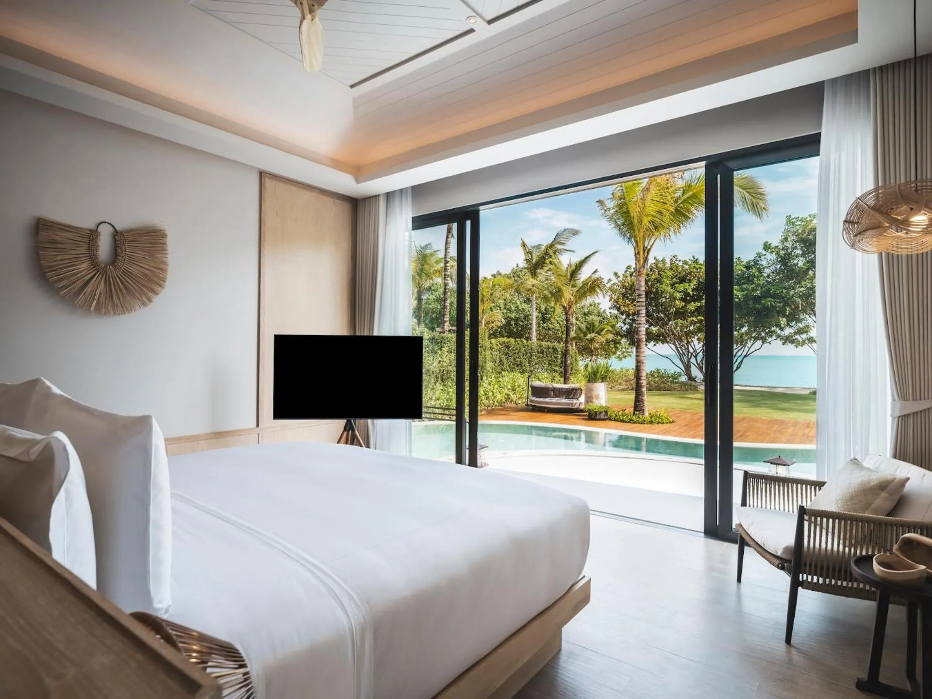 Bed in Anantara Koh Yao Yai Resort & Villas