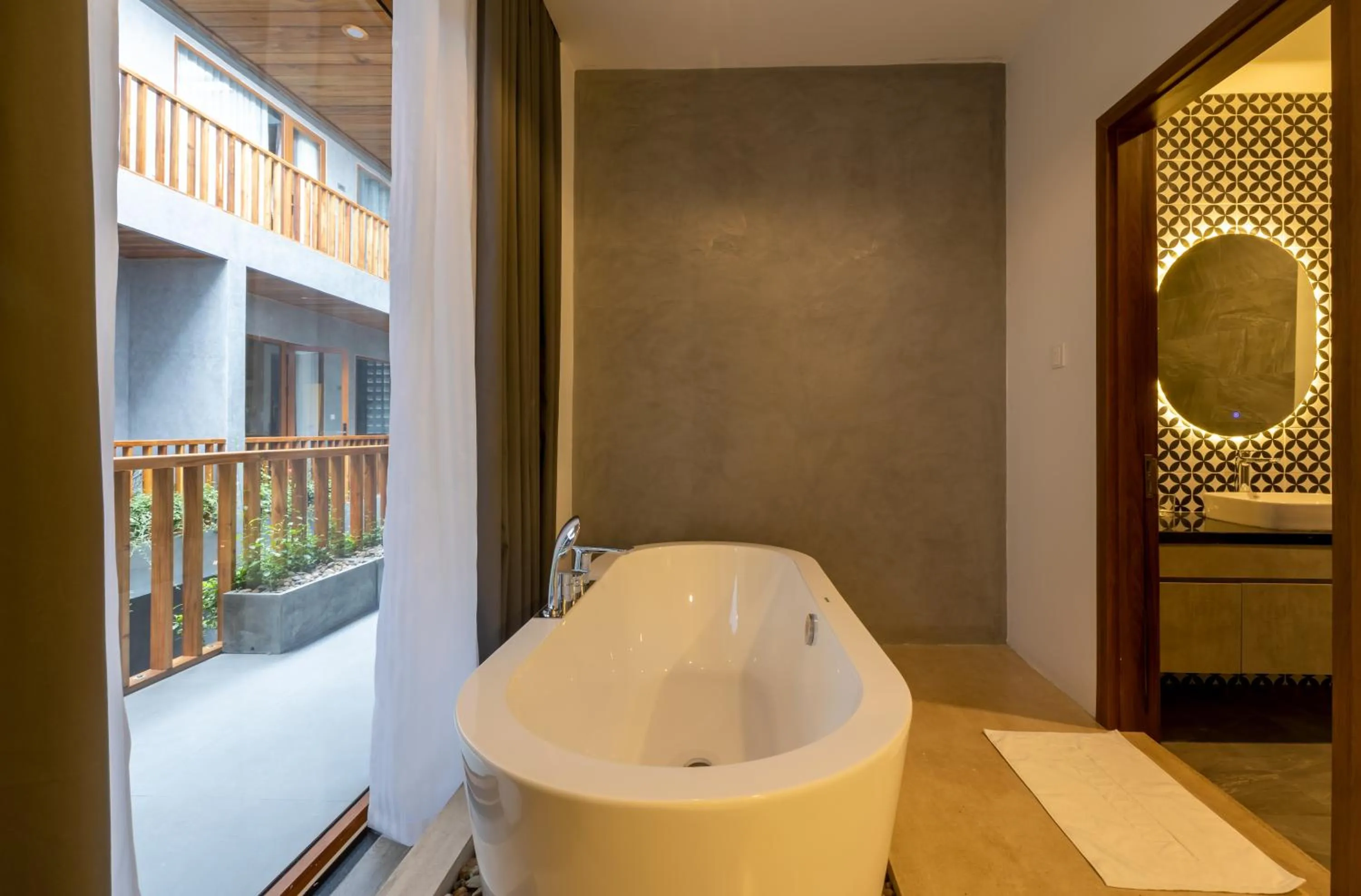 Hot Tub in Moon Sun Boutique Villa Hotel