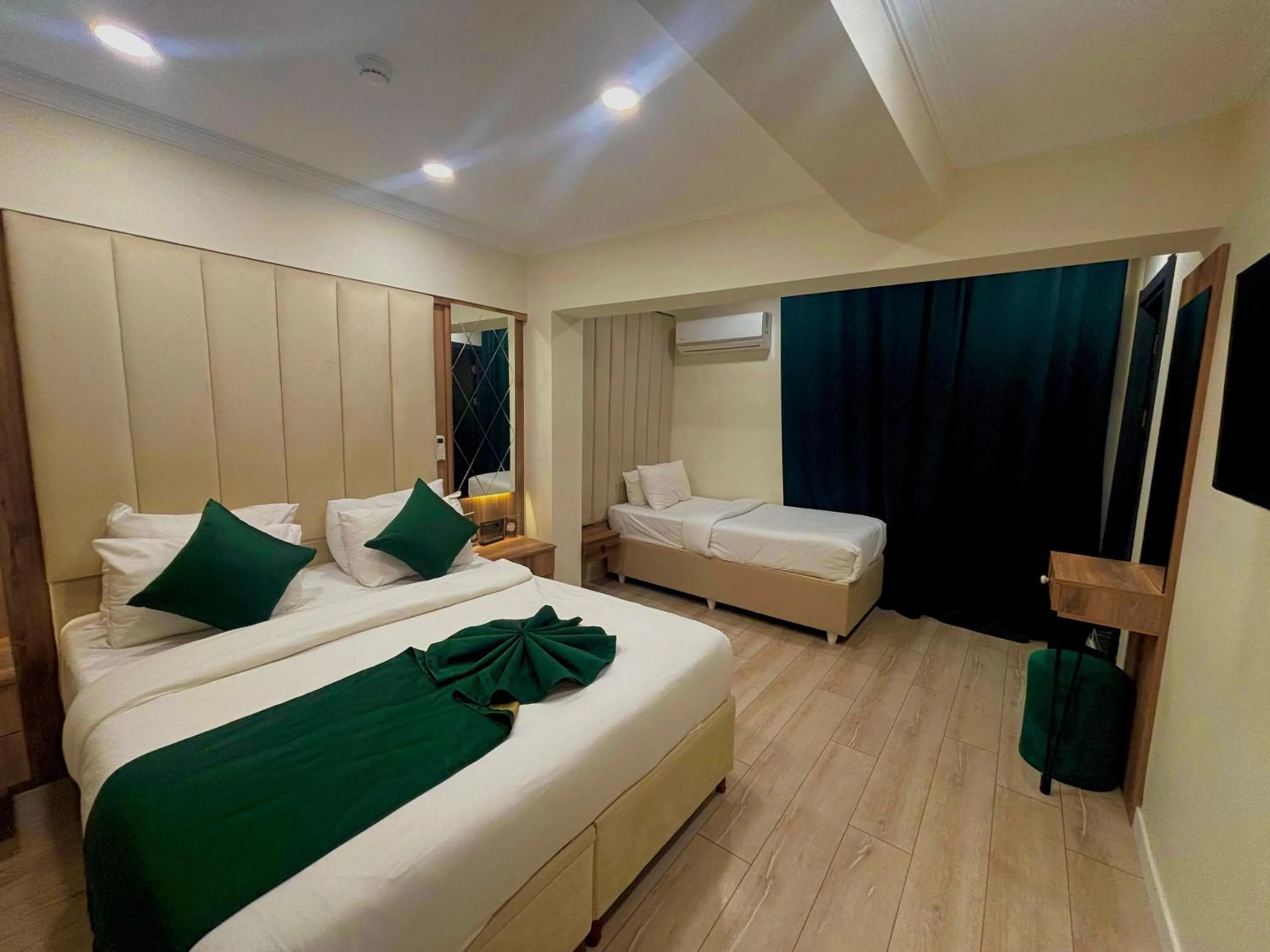 Bedroom, Bed in Galata Master Hotel