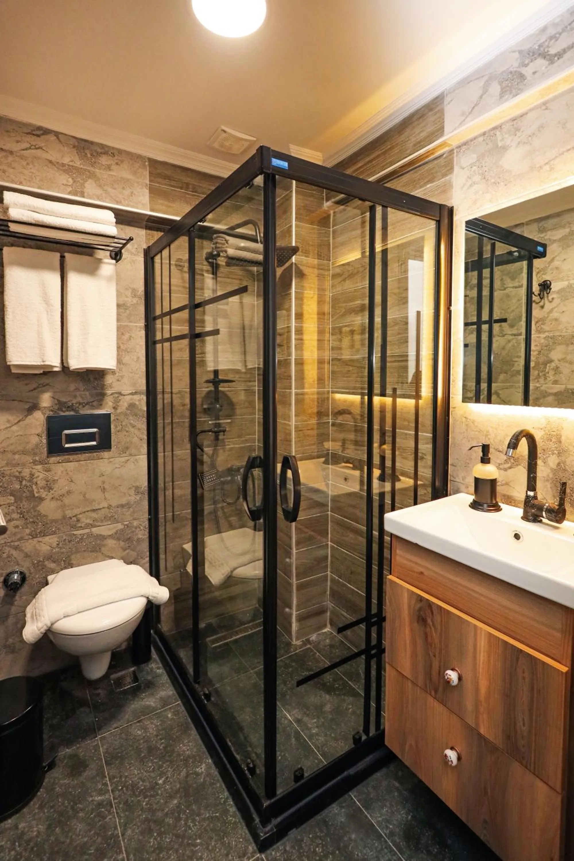 Shower in Galata Master Hotel