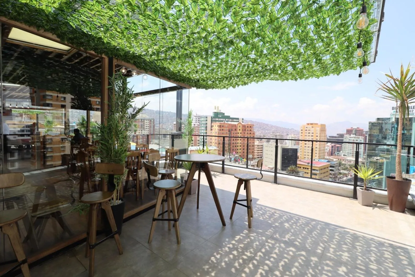 Restaurant/places to eat in Madero Hotel & Suites