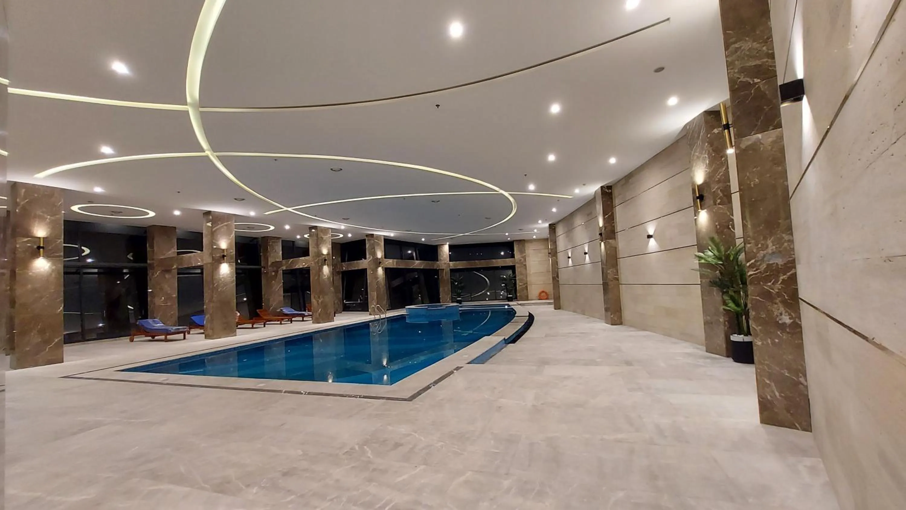 Swimming pool in Ramada by Wyndham Murree Lower Topa Resort