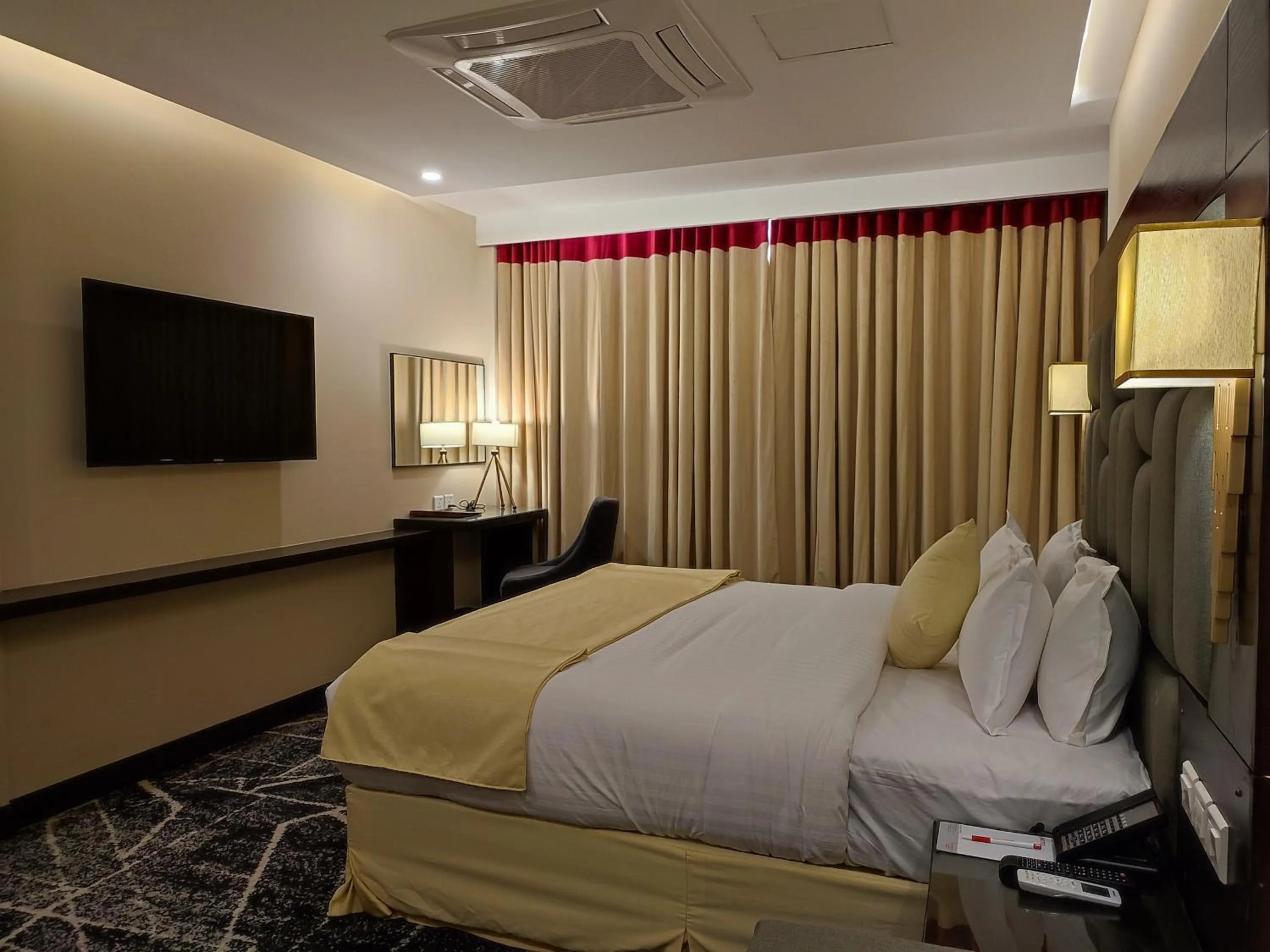 TV and multimedia, Bed in Ramada by Wyndham Murree Lower Topa Resort