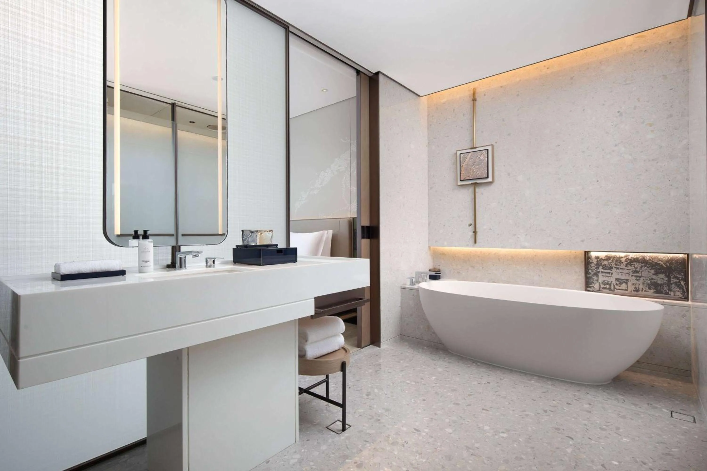 Bathroom in Ramada By Wyndham Xiangyang Xiangcheng