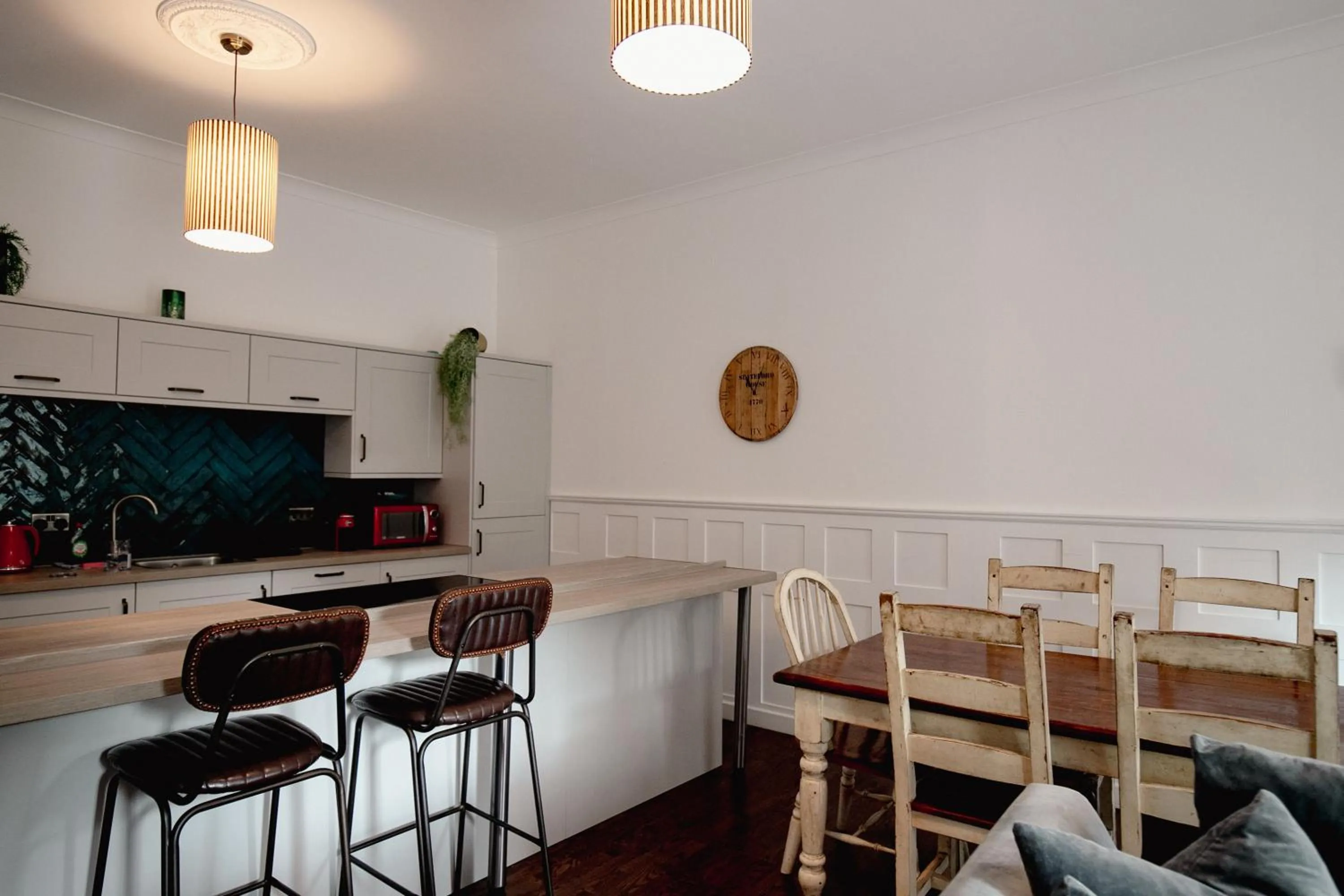 Kitchen or kitchenette in Slateford House 1770 Luxury Aparthotel by The House of Danu