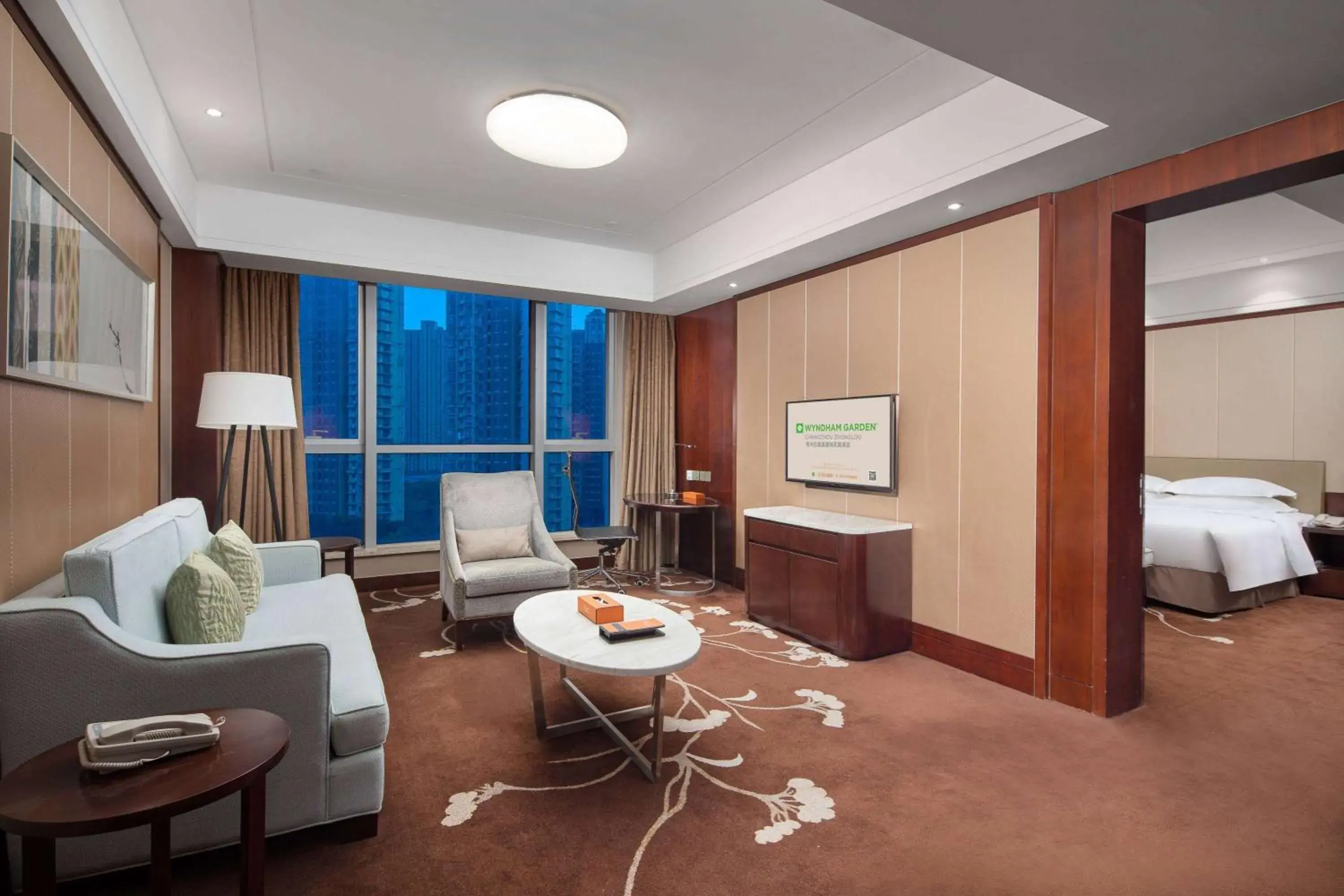 Deluxe King Suite - Non-Smoking in Wyndham Garden Changzhou Zhonglou Deluxe King Suite - Non-Smoking in Wyndham Garden Changzhou Zhonglou