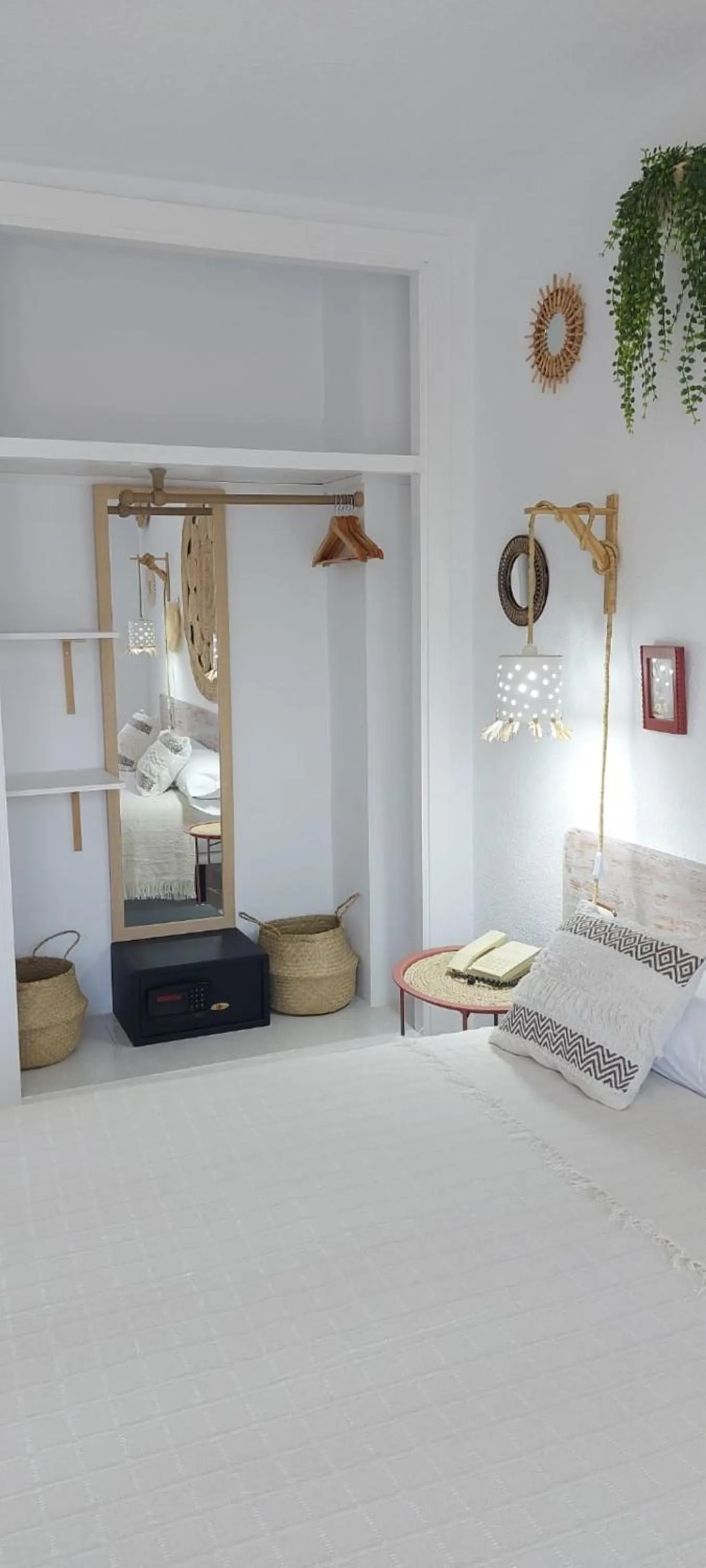 safe, Bed in LOS NAREJOS Hotel