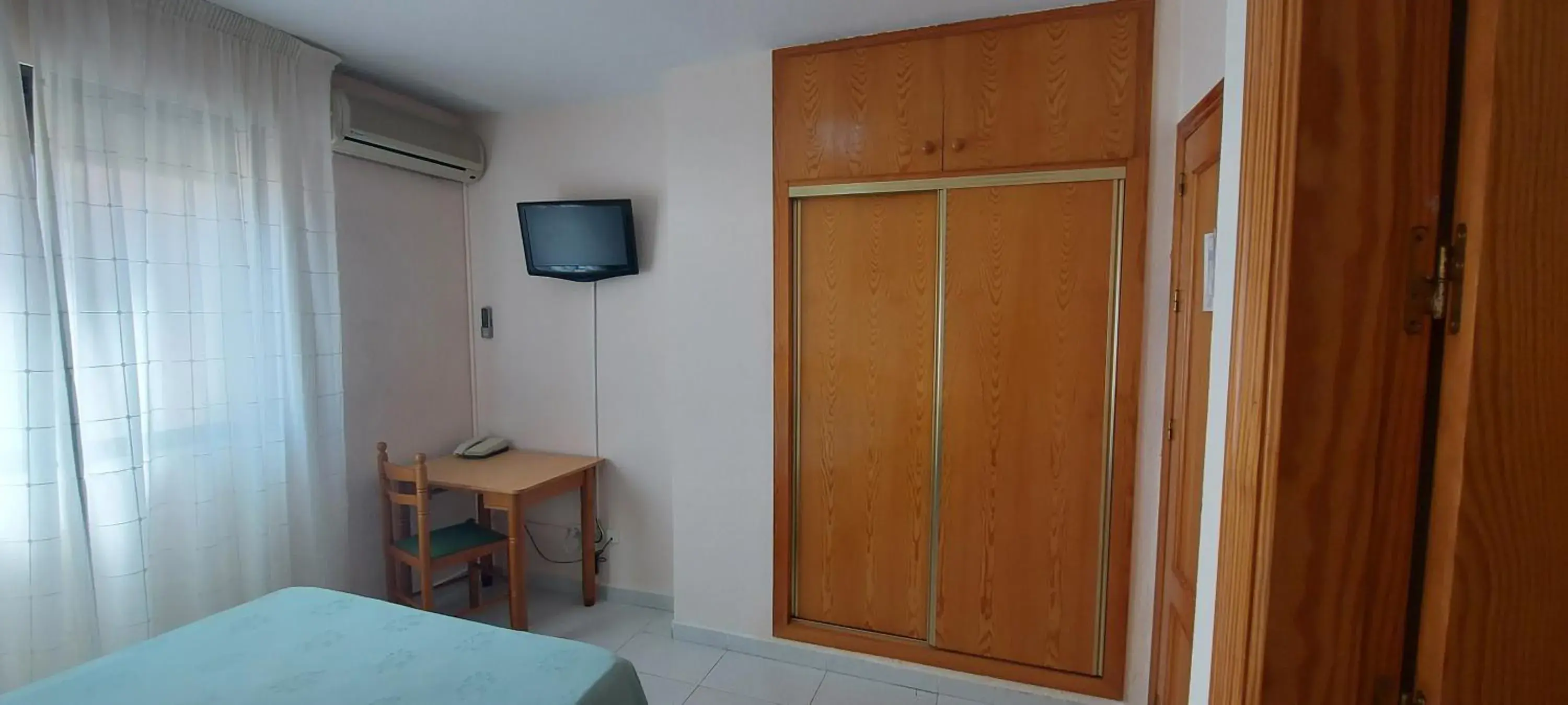 Single Room in LOS NAREJOS Hotel Single Room in LOS NAREJOS Hotel