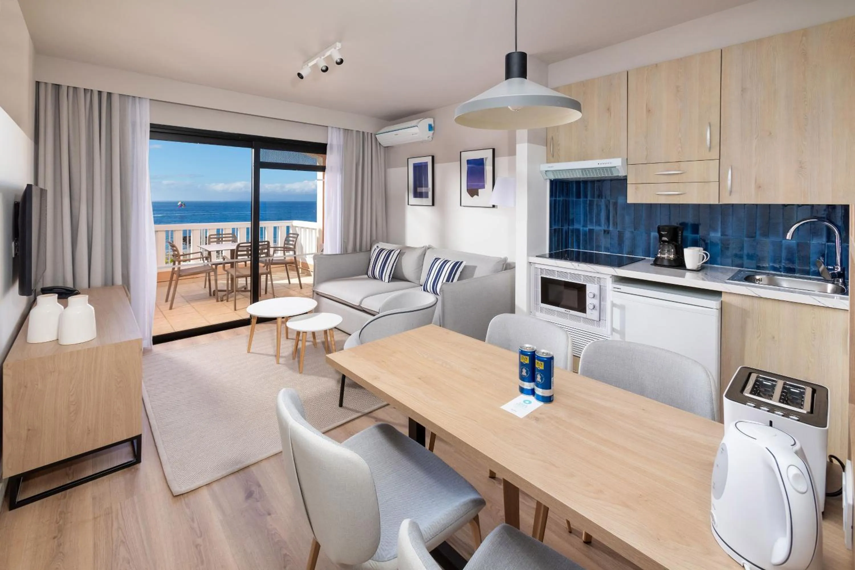 Property building in Sol Sun Beach Apartamentos