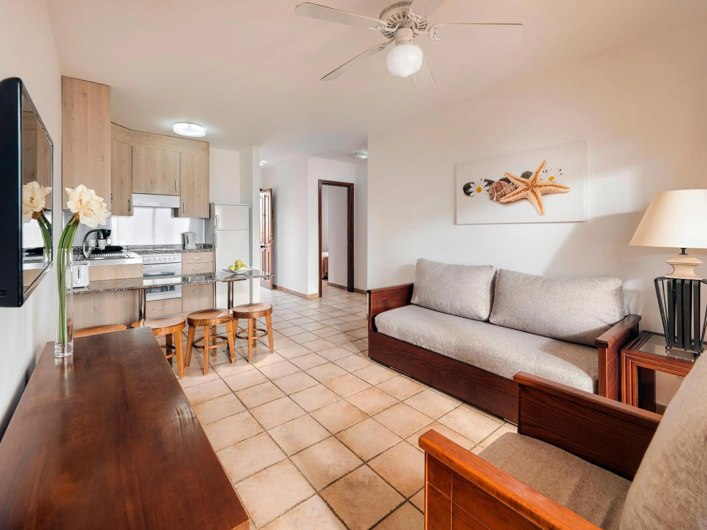 Property building in Sol Sun Beach Apartamentos