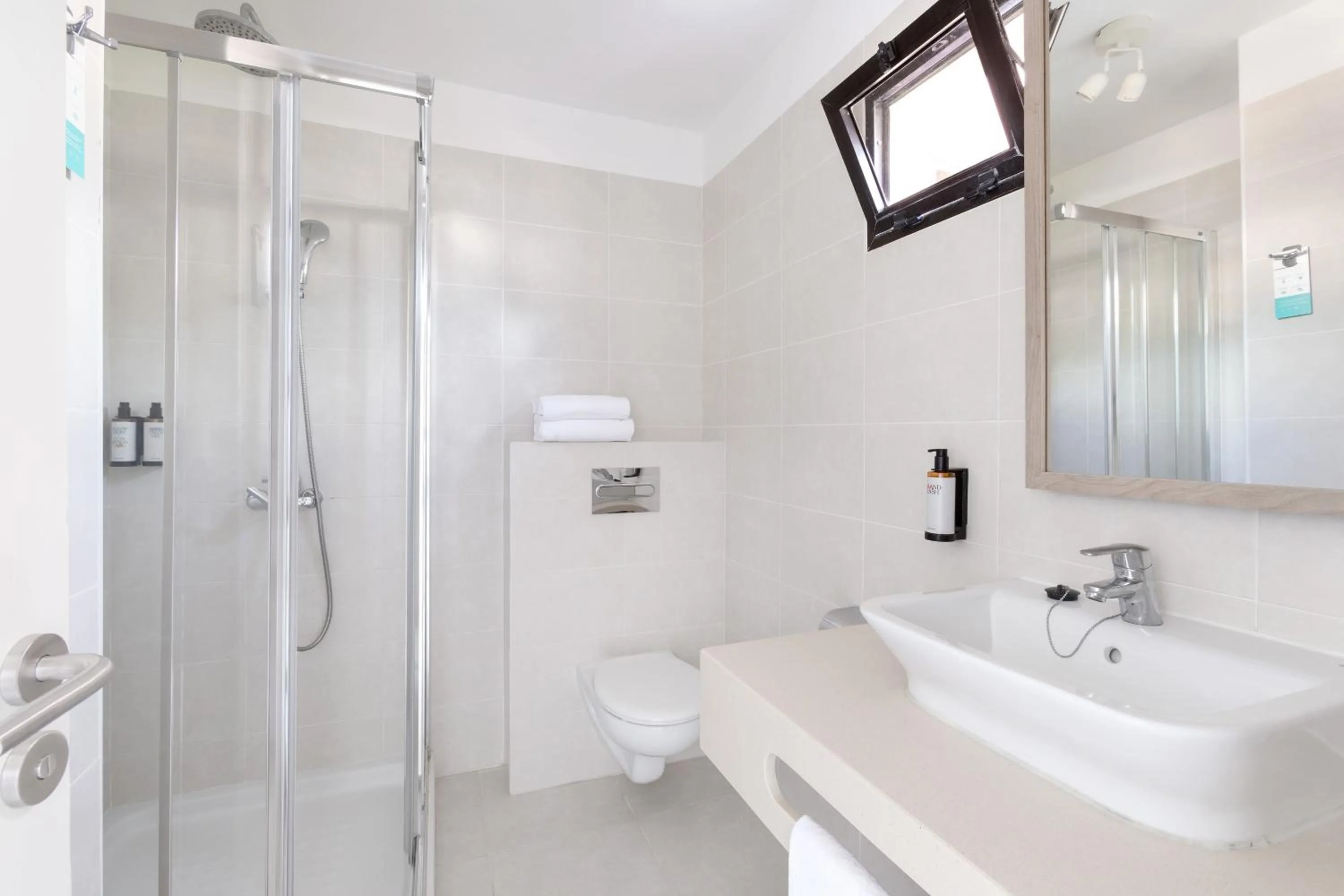 Shower in Sol Sun Beach Apartamentos