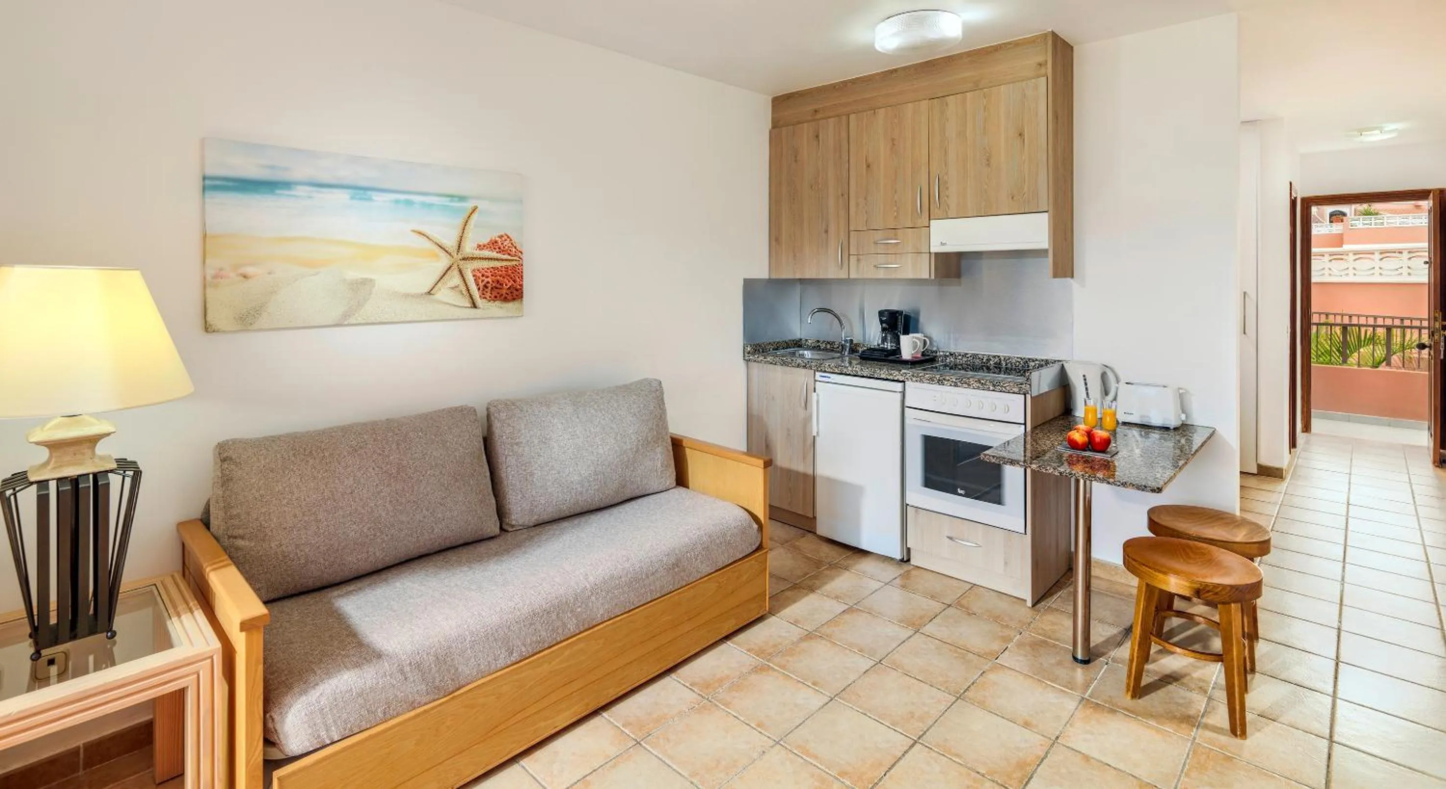 Kitchen or kitchenette in Sol Sun Beach Apartamentos